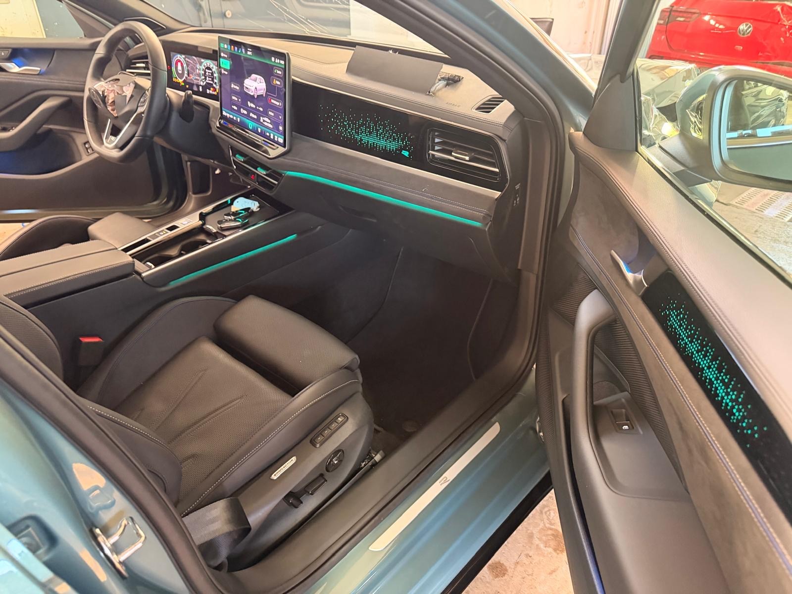 VW Passat Variant 1.5 TSI evo2 Plug-In- Hybrid R-Line DSG-image-12