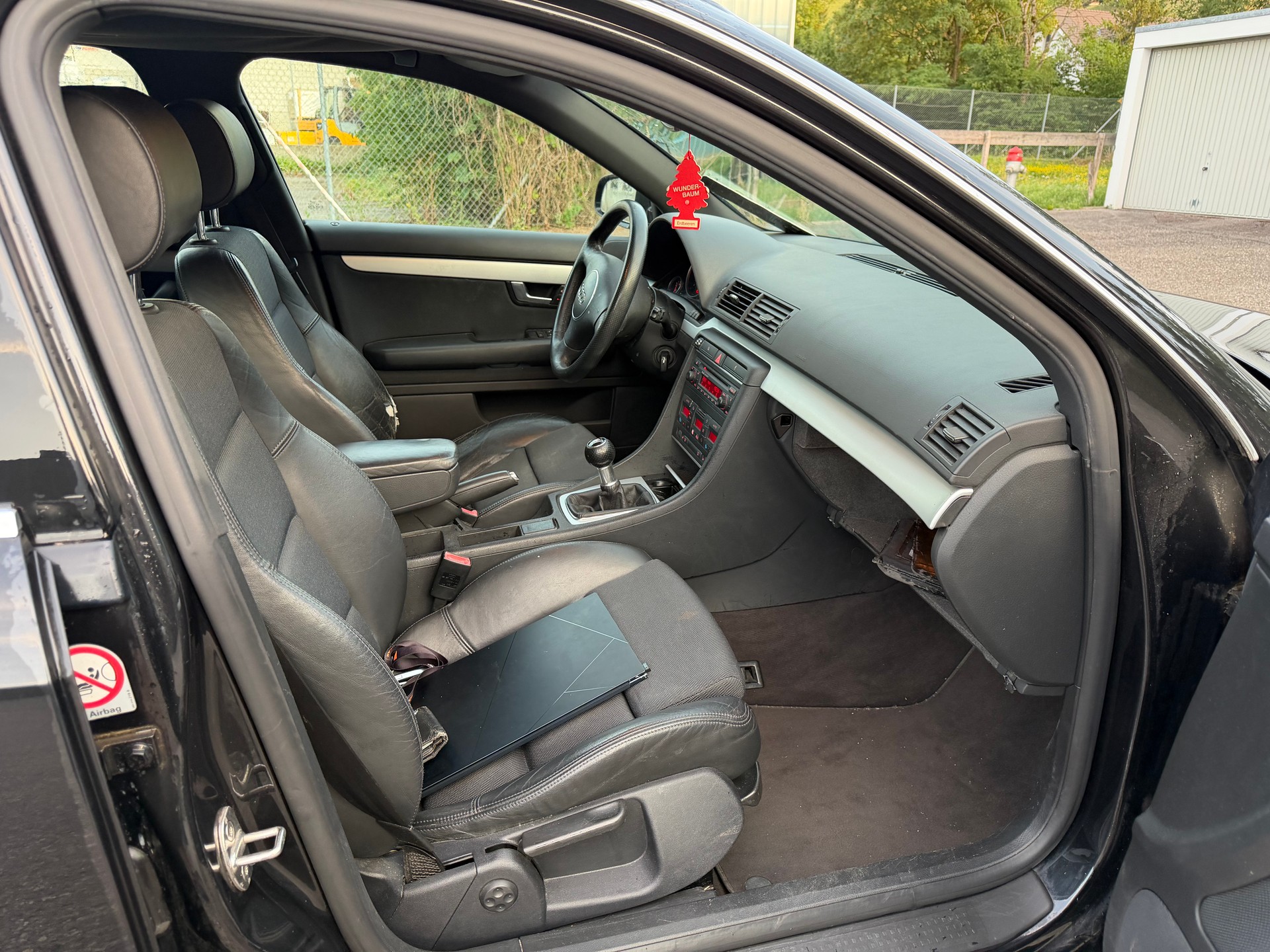 AUDI A4 Avant 1.8 T-image-9