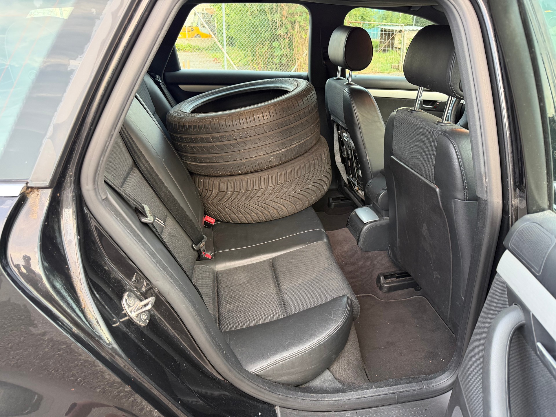 AUDI A4 Avant 1.8 T-image-10