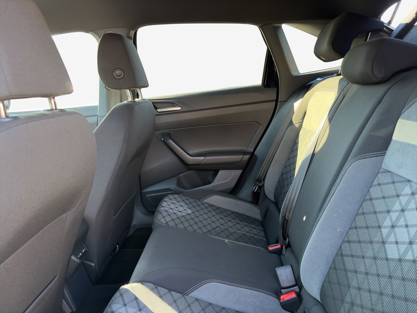 VW Taigo 1.5 TSI R-Line DSG-image-11