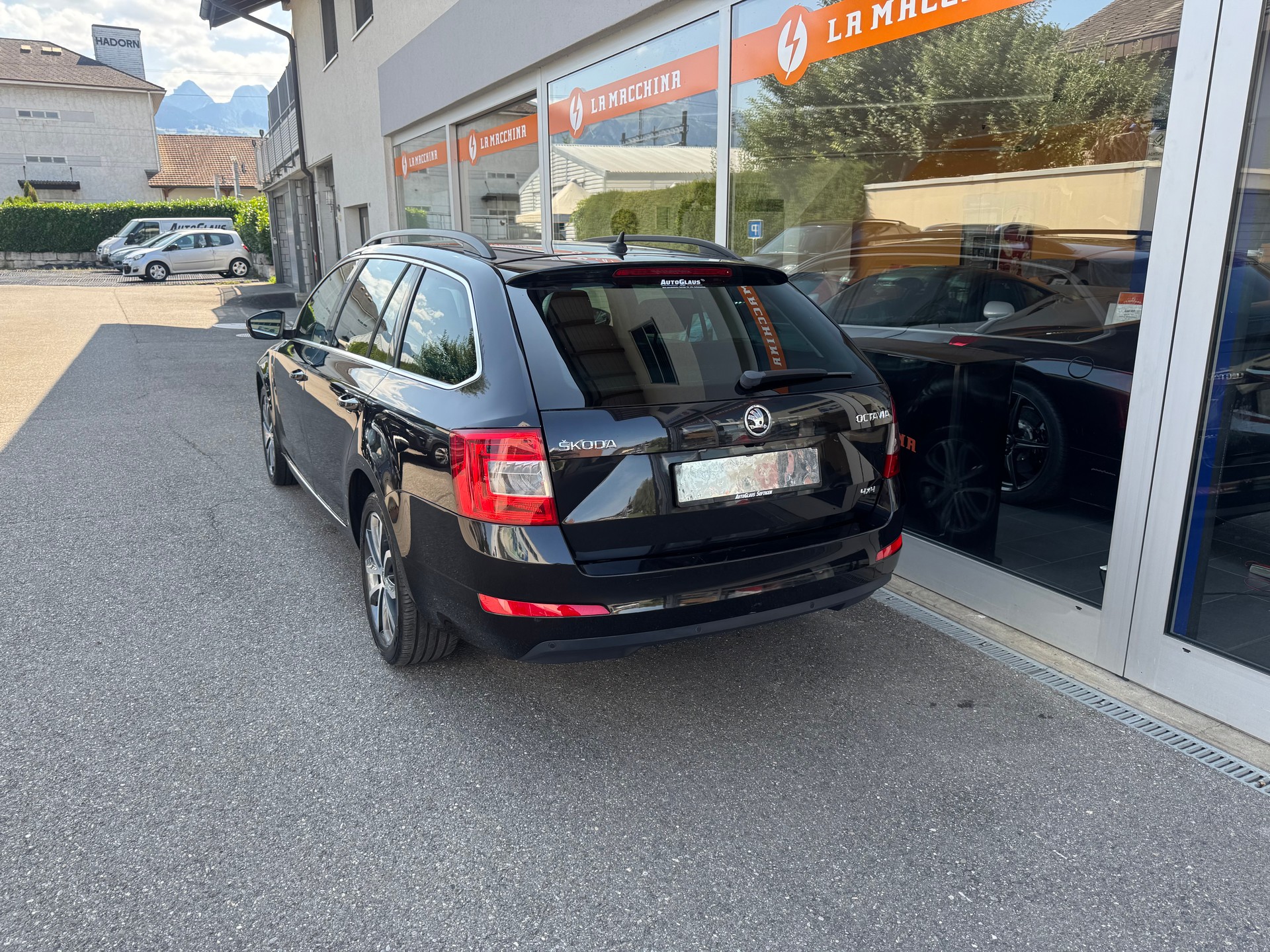 SKODA Octavia Combi 2.0 TDI Ambition 4x4 DSG-image-3