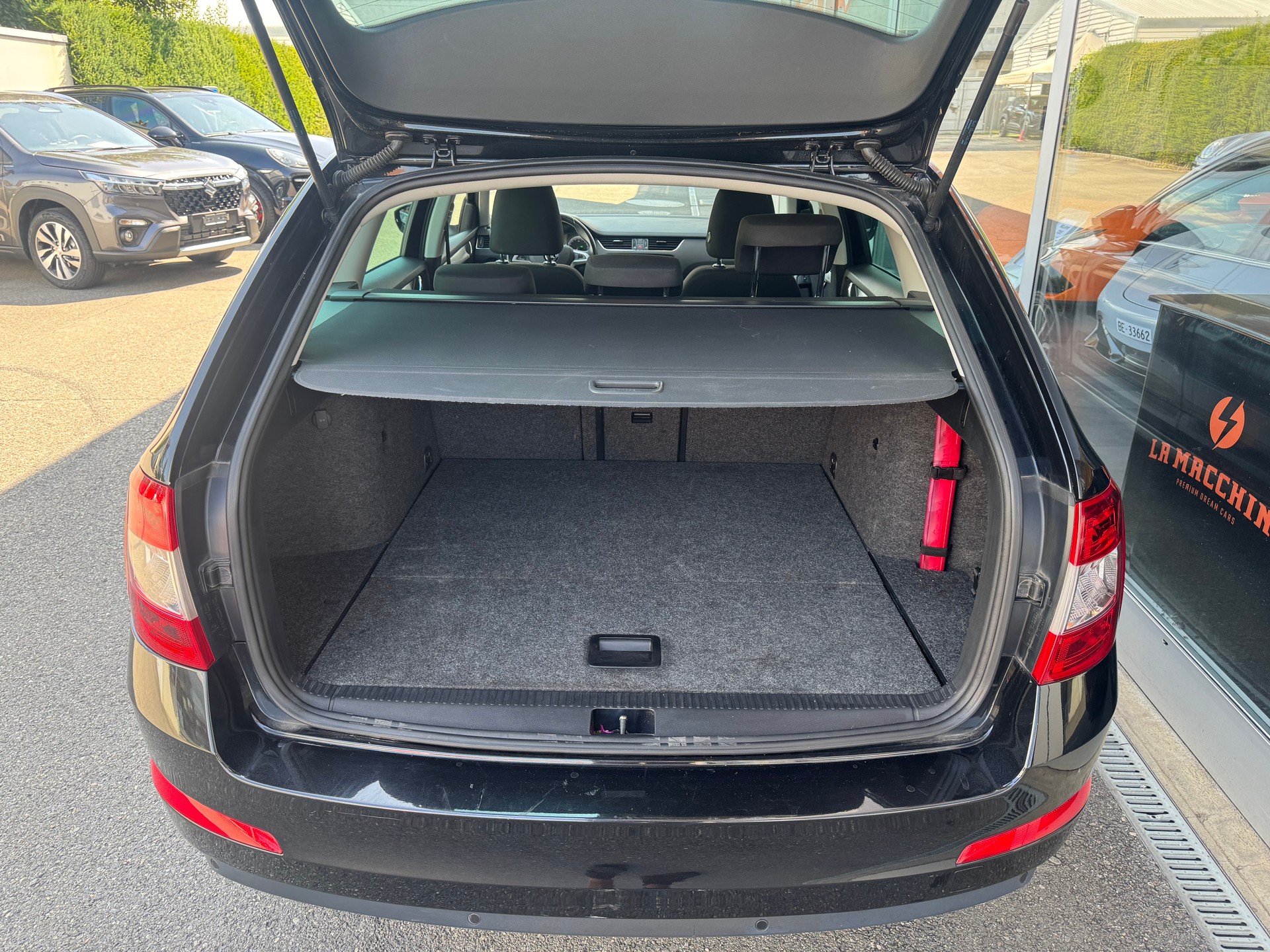 SKODA Octavia Combi 2.0 TDI Ambition 4x4 DSG-image-10