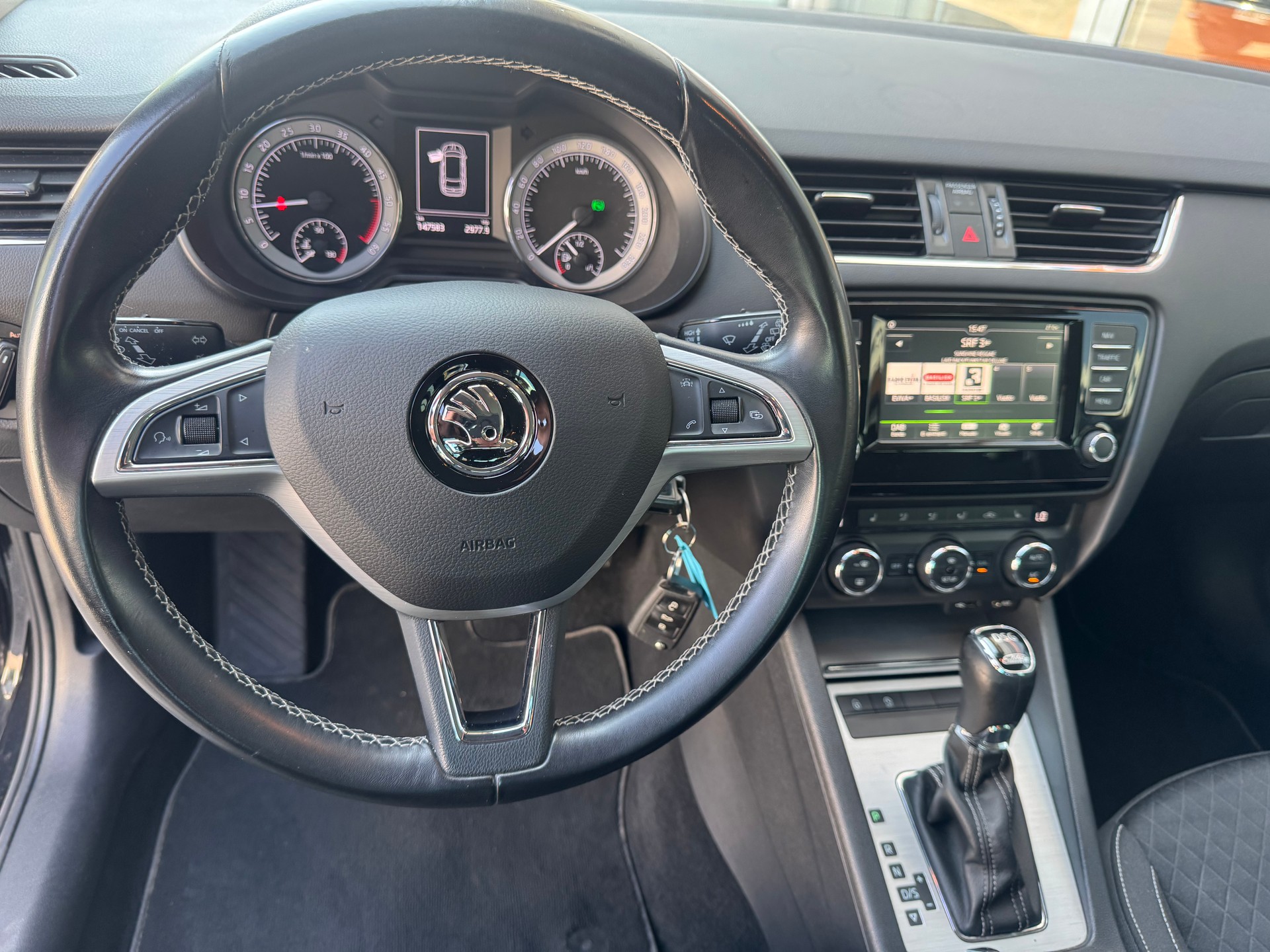 SKODA Octavia Combi 2.0 TDI Ambition 4x4 DSG-image-5