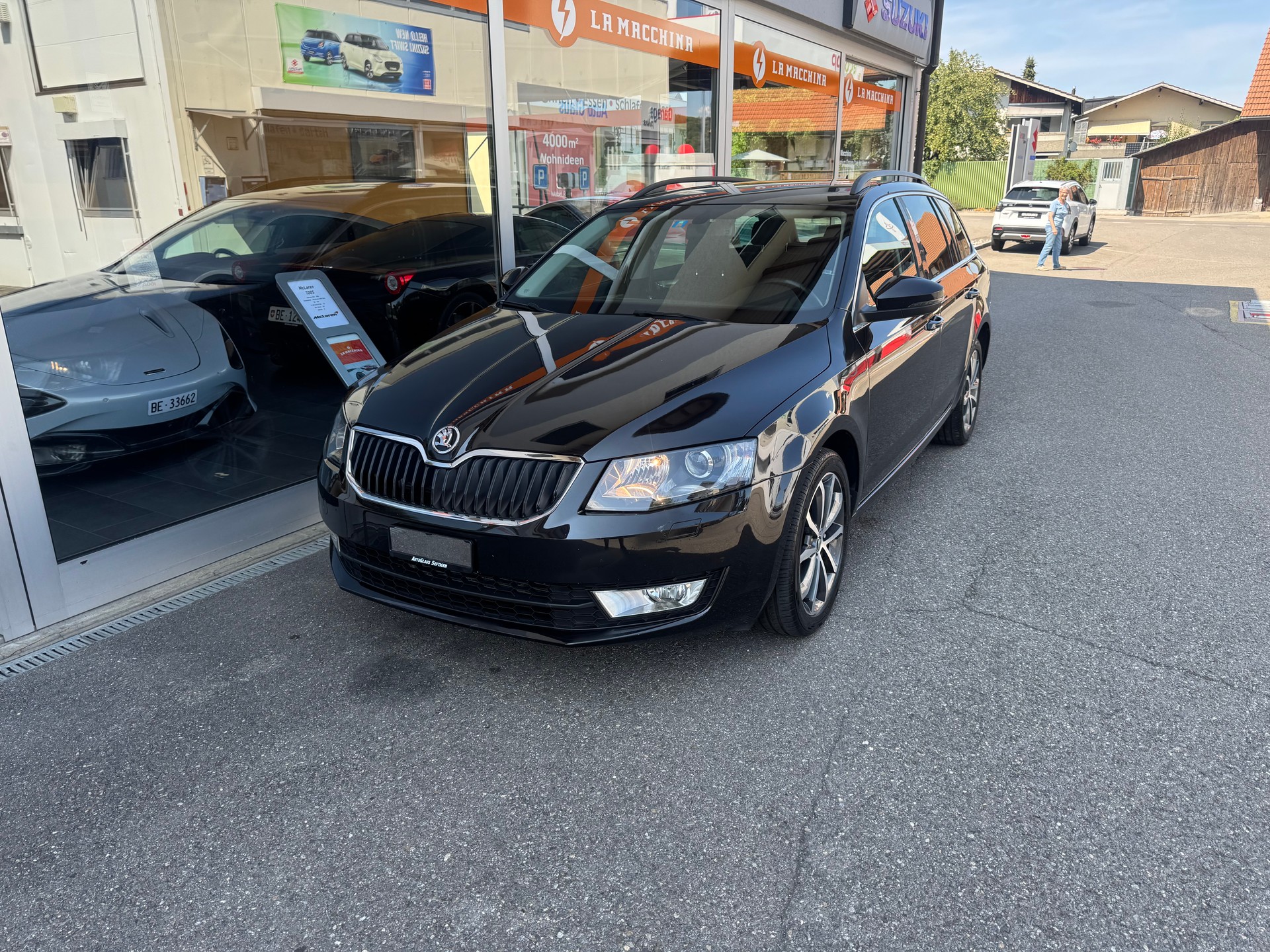 SKODA Octavia Combi 2.0 TDI Ambition 4x4 DSG-image-0