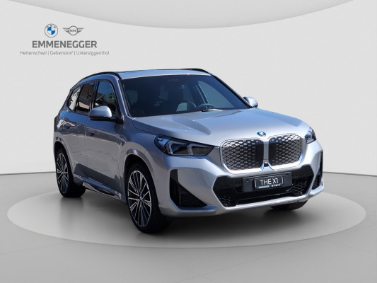 BMW iX1 eDrive 20 M Sport-image-2
