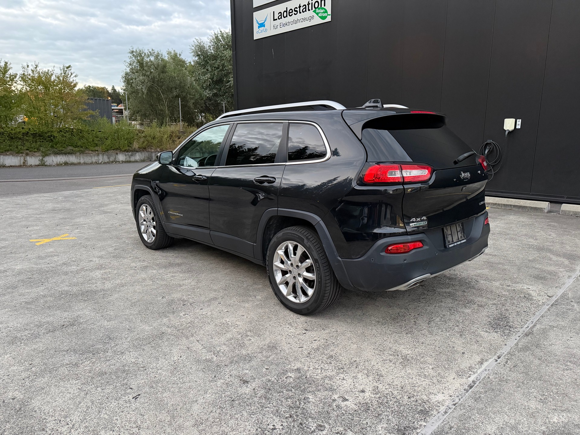 JEEP Cherokee 2.0TD Limited 4X4 Active Drive II 9ATX-image-2