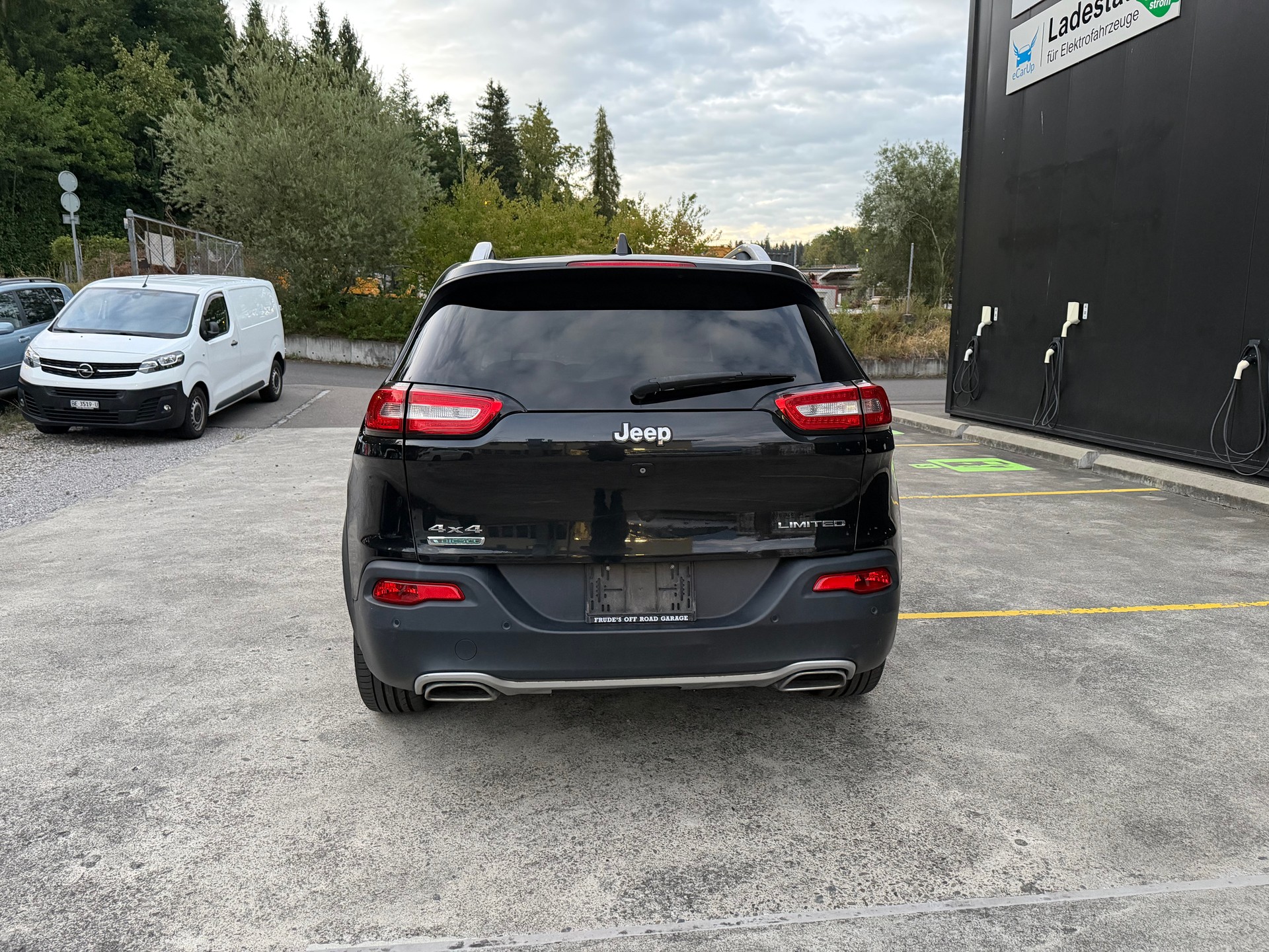 JEEP Cherokee 2.0TD Limited 4X4 Active Drive II 9ATX-image-3