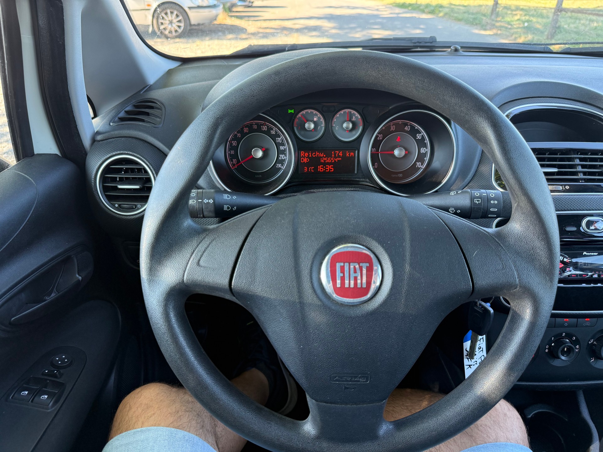 FIAT Punto 1.2 Young-image-12