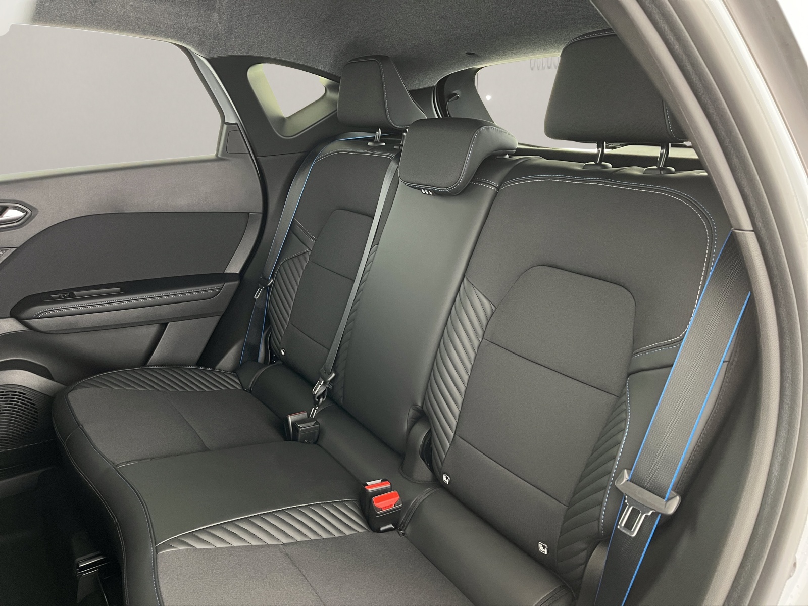 RENAULT Captur 1.8 E-Tech esprit Alpine-image-16