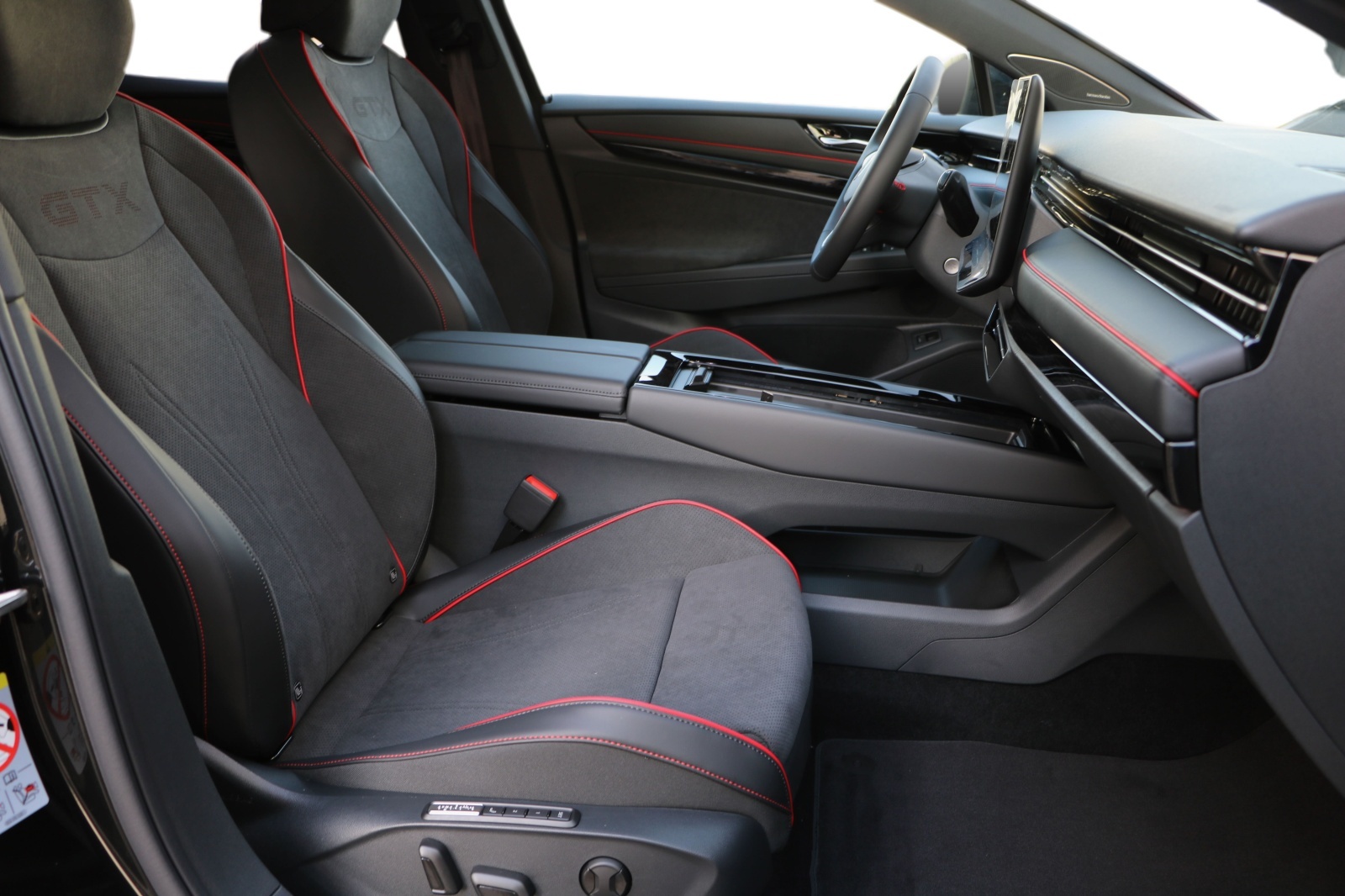 VW ID.7 Tourer GTX 86 kWh GTX 4 Motion-image-16