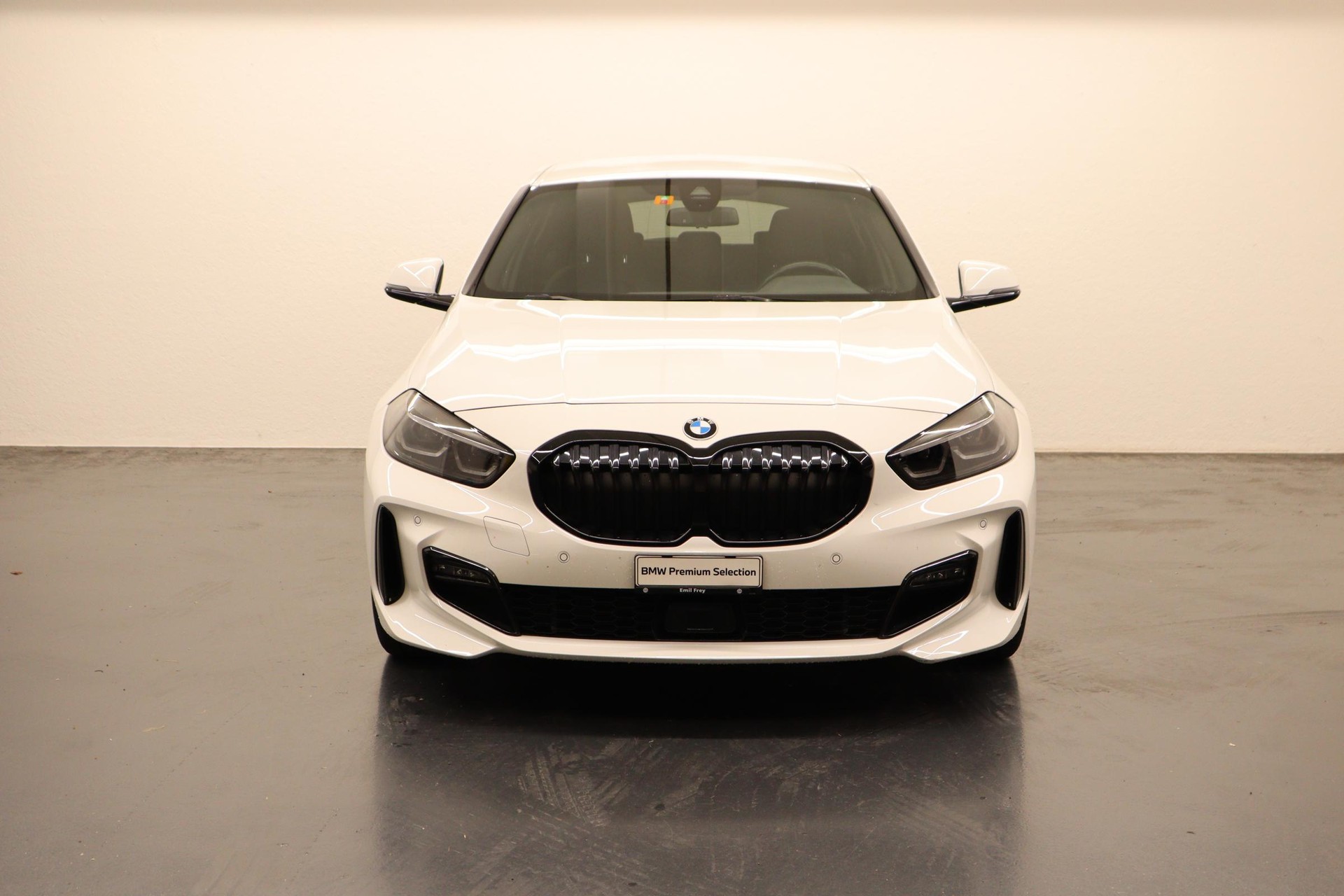 BMW 120d xDrive-image-7