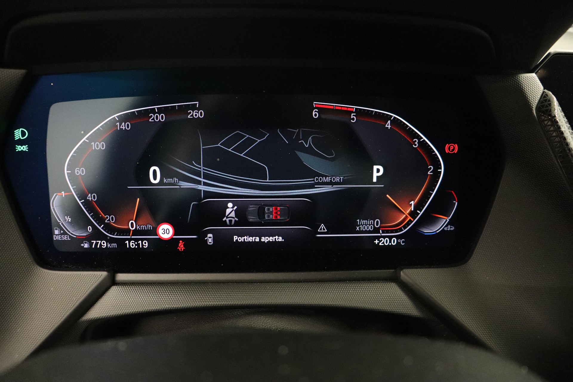 BMW 120d xDrive-image-13