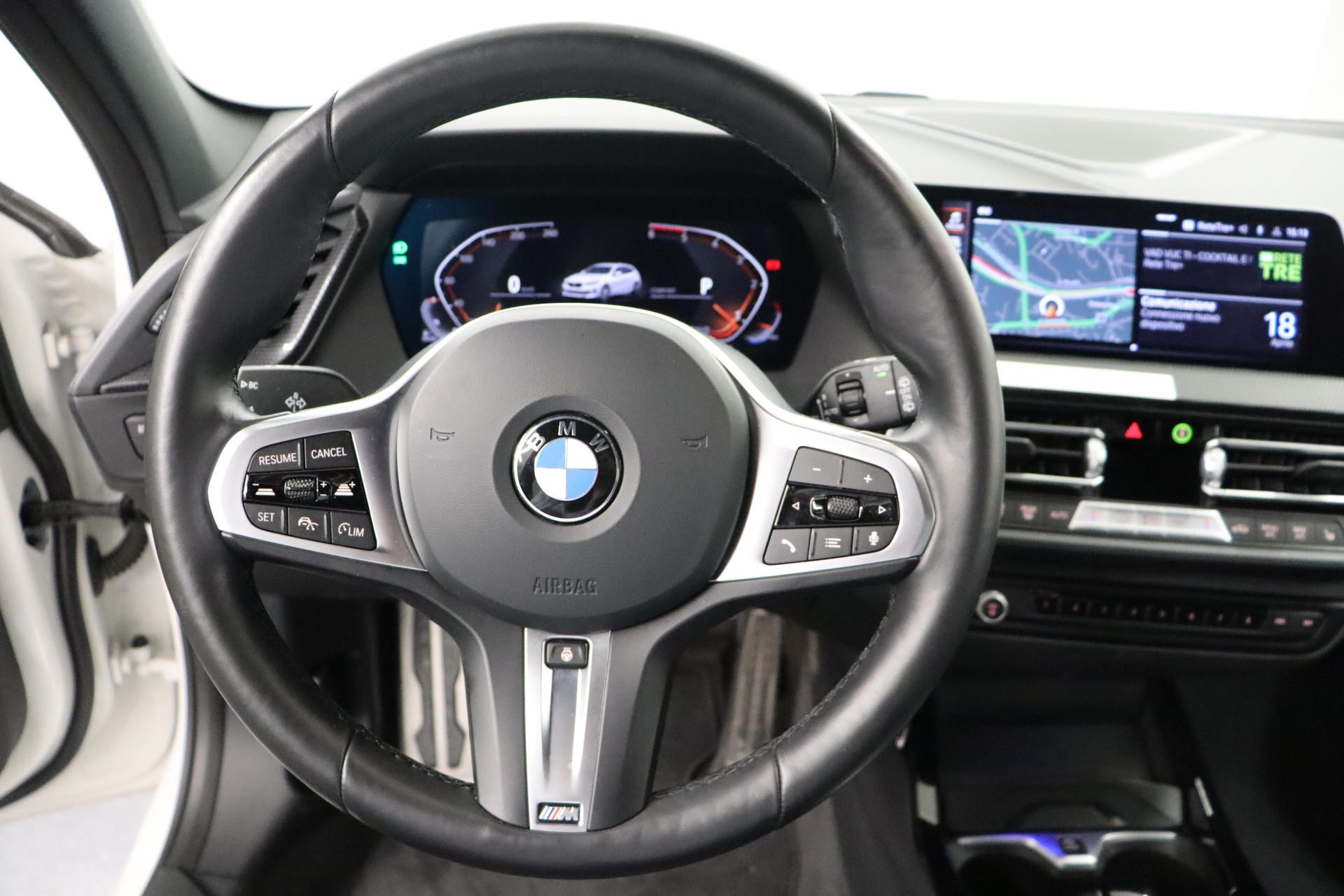 BMW 120d xDrive-image-12