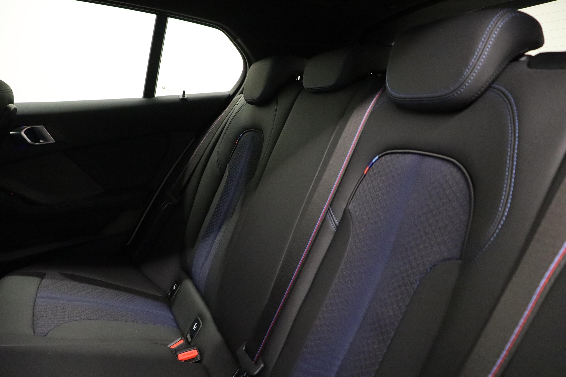 BMW 120d xDrive-image-16