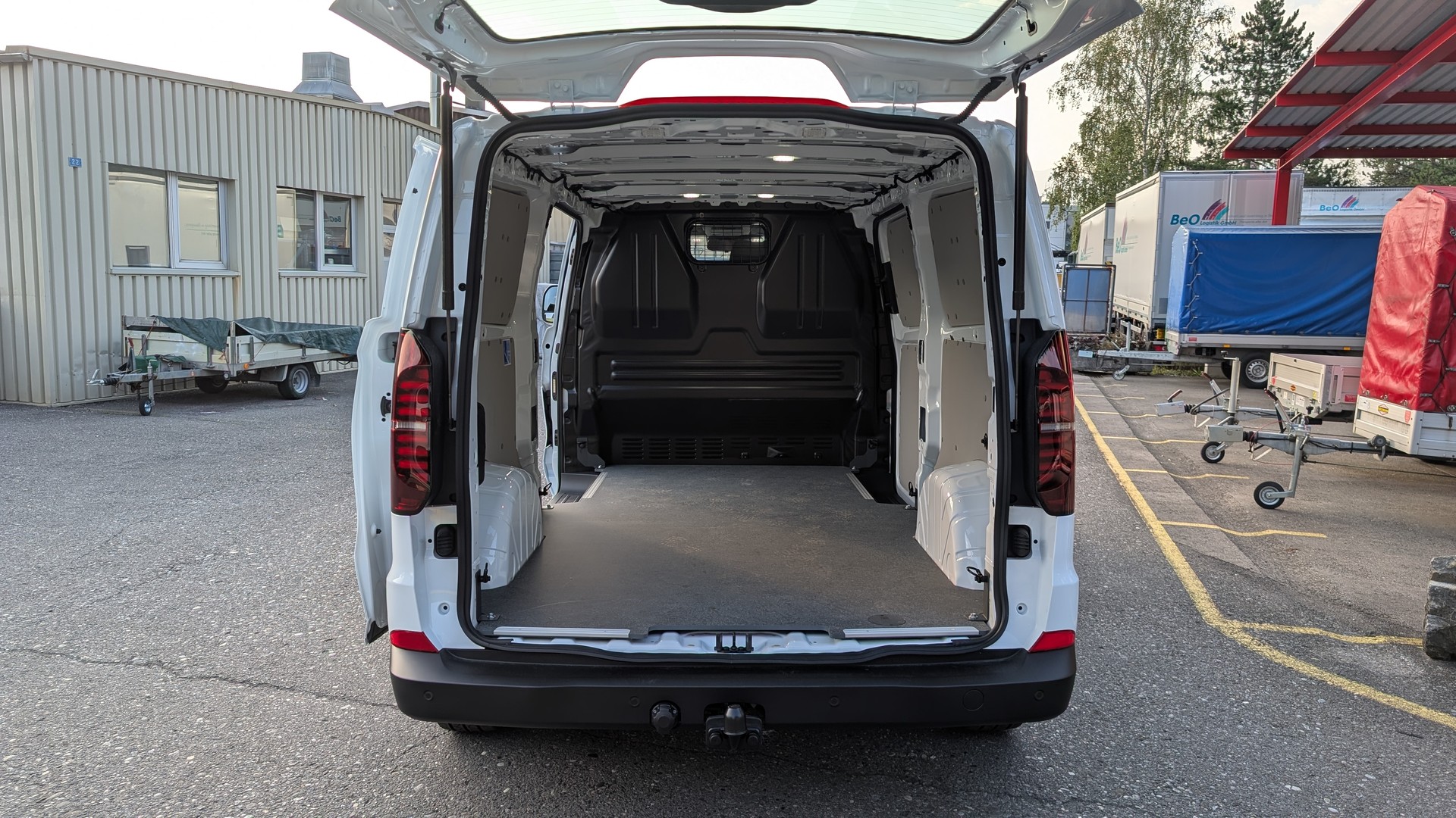 VW Transporter 2.0 TDI 4Motion Lang Automat-image-10