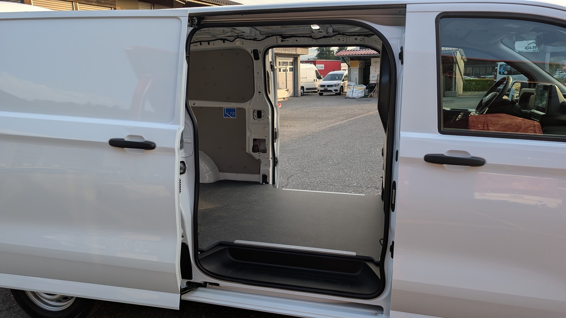 VW Transporter 2.0 TDI 4Motion Lang Automat-image-9