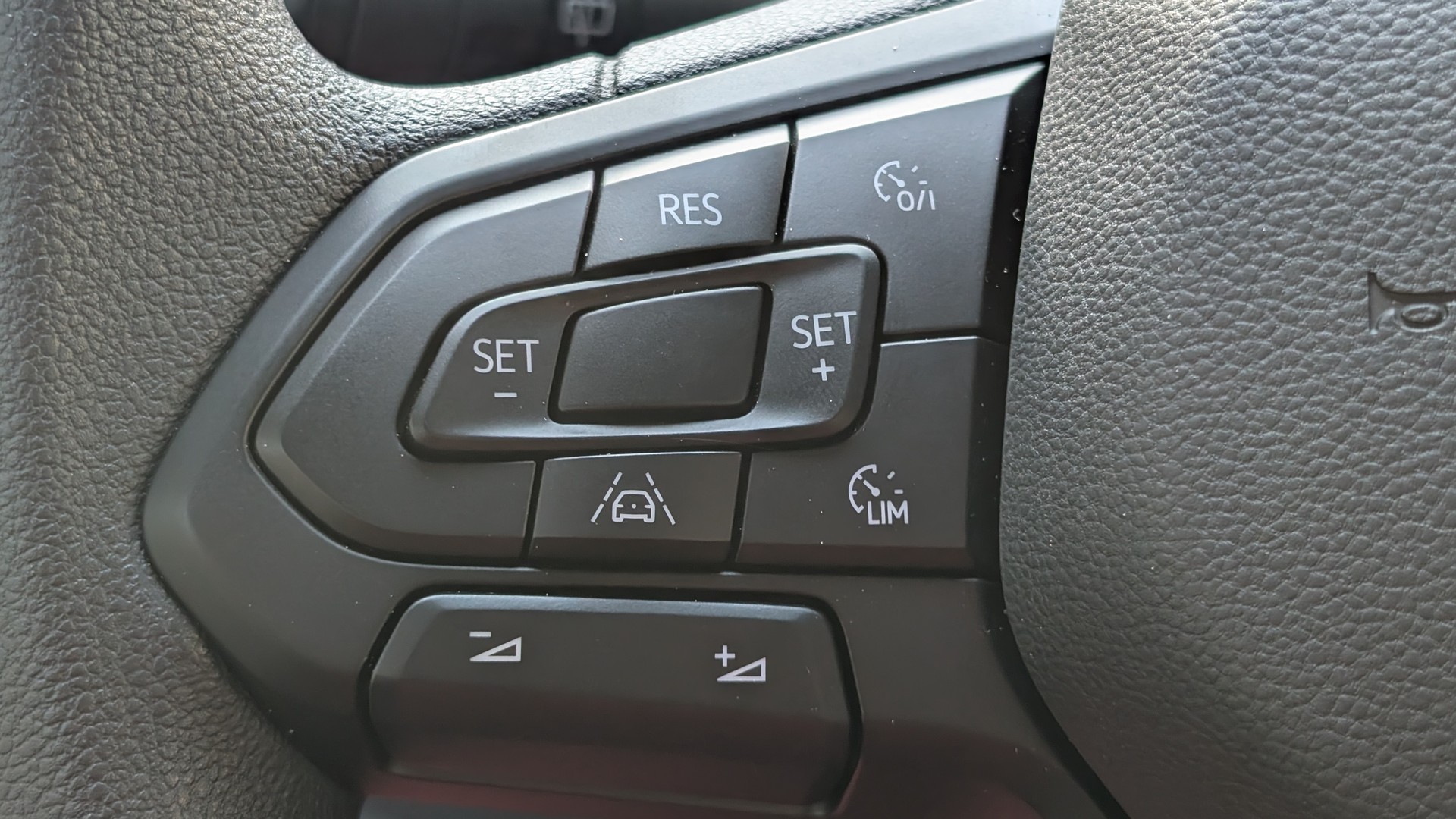 VW Transporter 2.0 TDI 4Motion Lang Automat-image-19