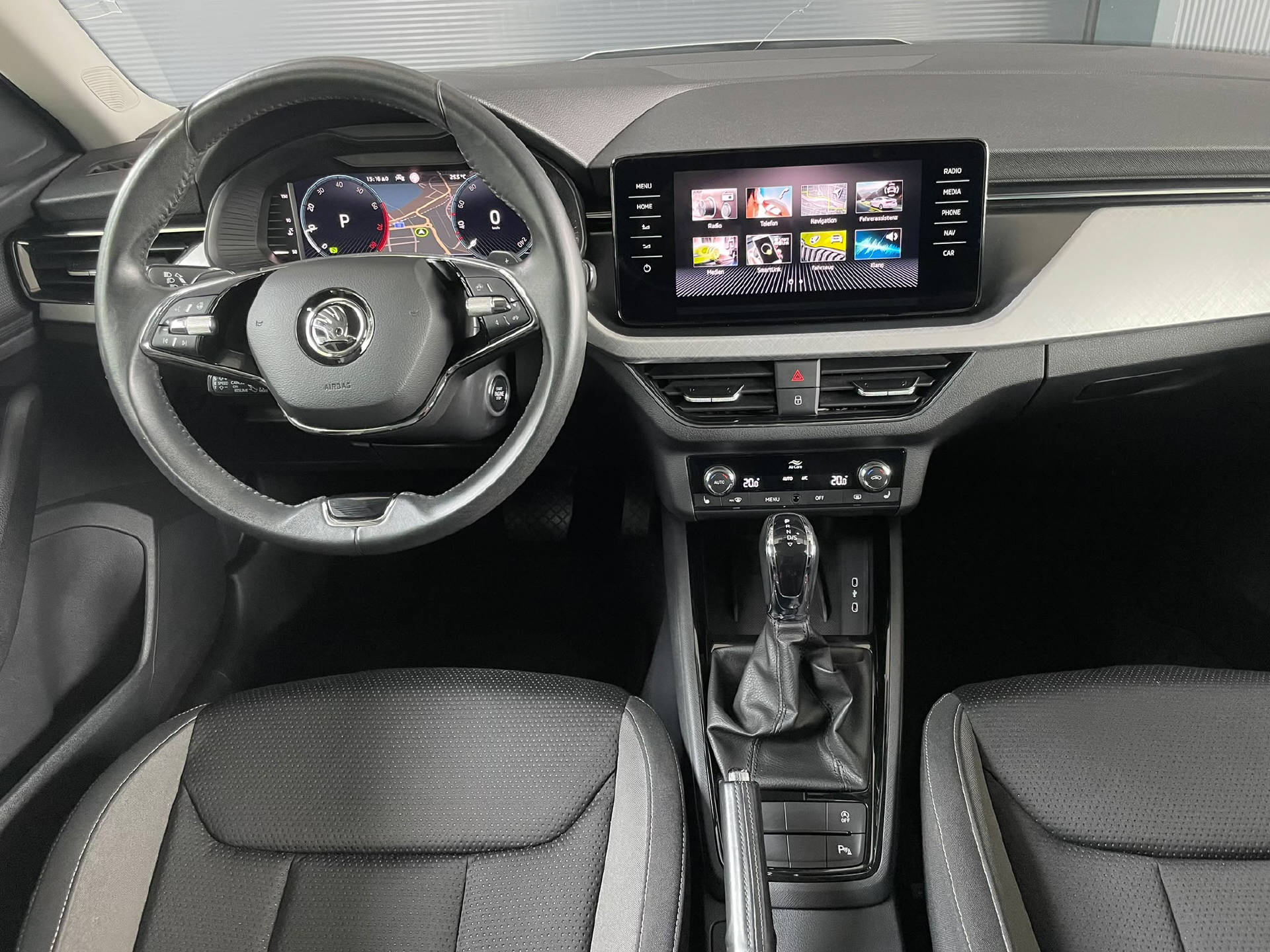 SKODA Kamiq 1.0 TSI Ambition DSG-image-6