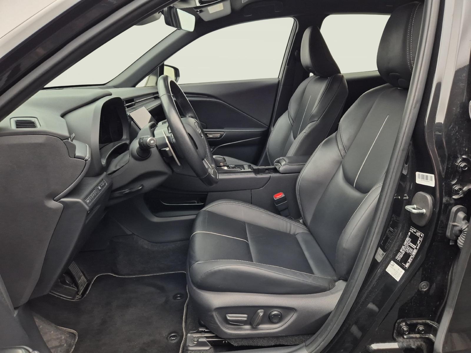 LEXUS LBX 1.5 Hybrid Relax AWD-image-2
