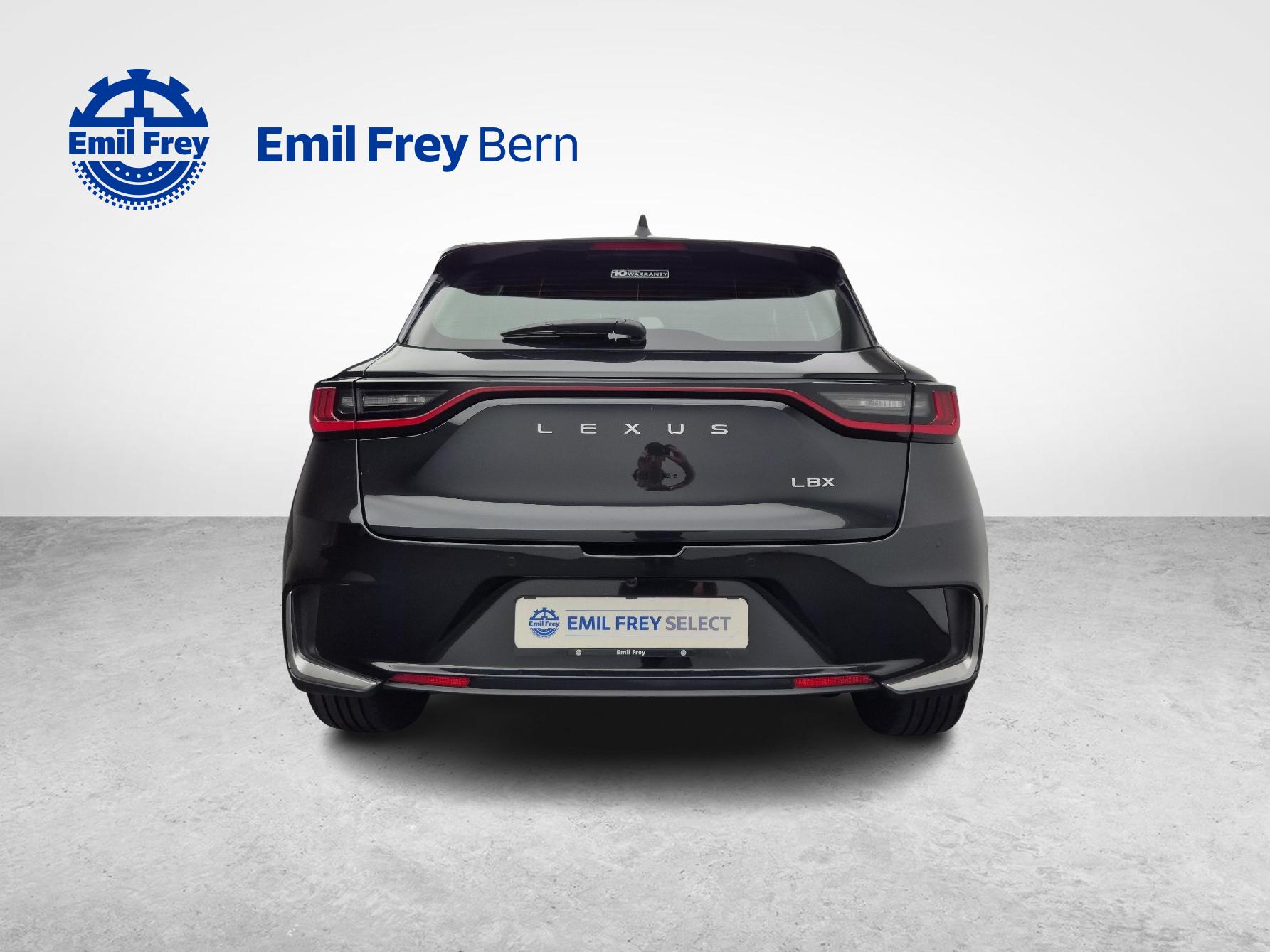LEXUS LBX 1.5 Hybrid Relax AWD-image-11
