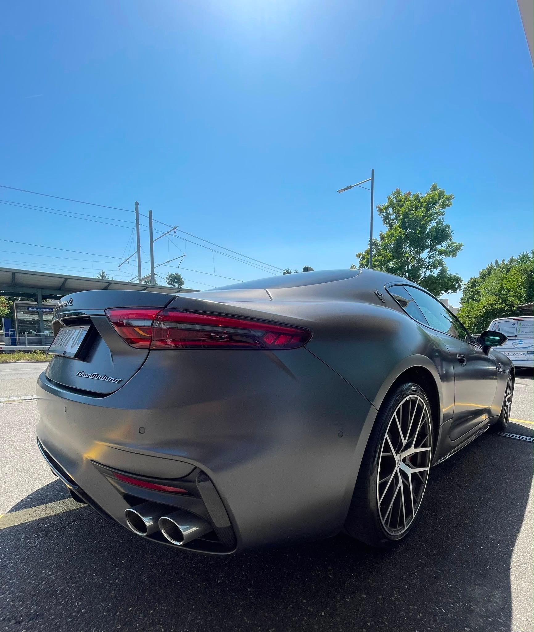 MASERATI GranTurismo Trofeo Automatica CH-Auto Grigio Maratea 3.5 Sek. 320 km/h-image-2
