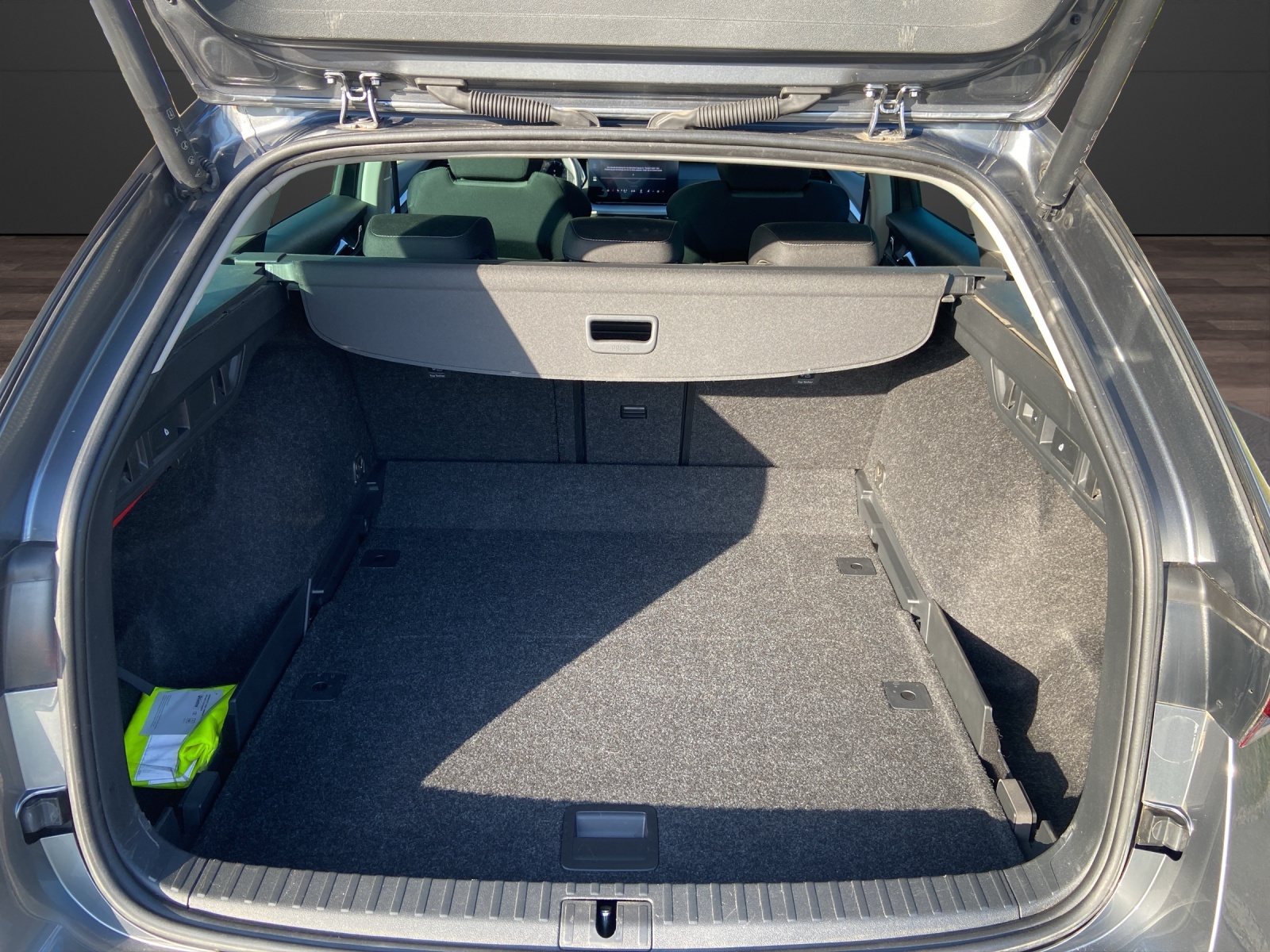 SKODA Octavia Combi 2.0 TSI Ambition DSG 4x4-image-14