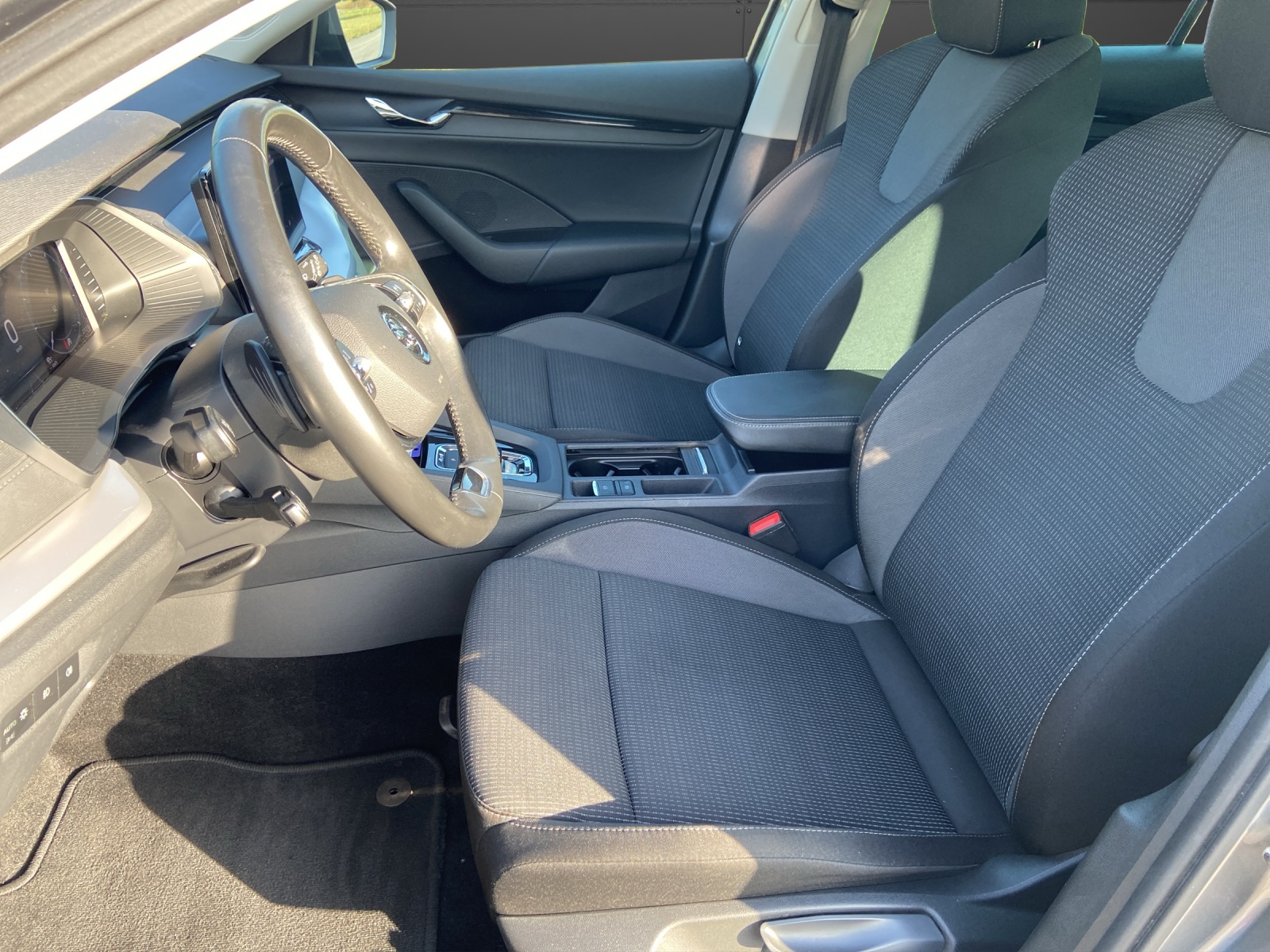 SKODA Octavia Combi 2.0 TSI Ambition DSG 4x4-image-8