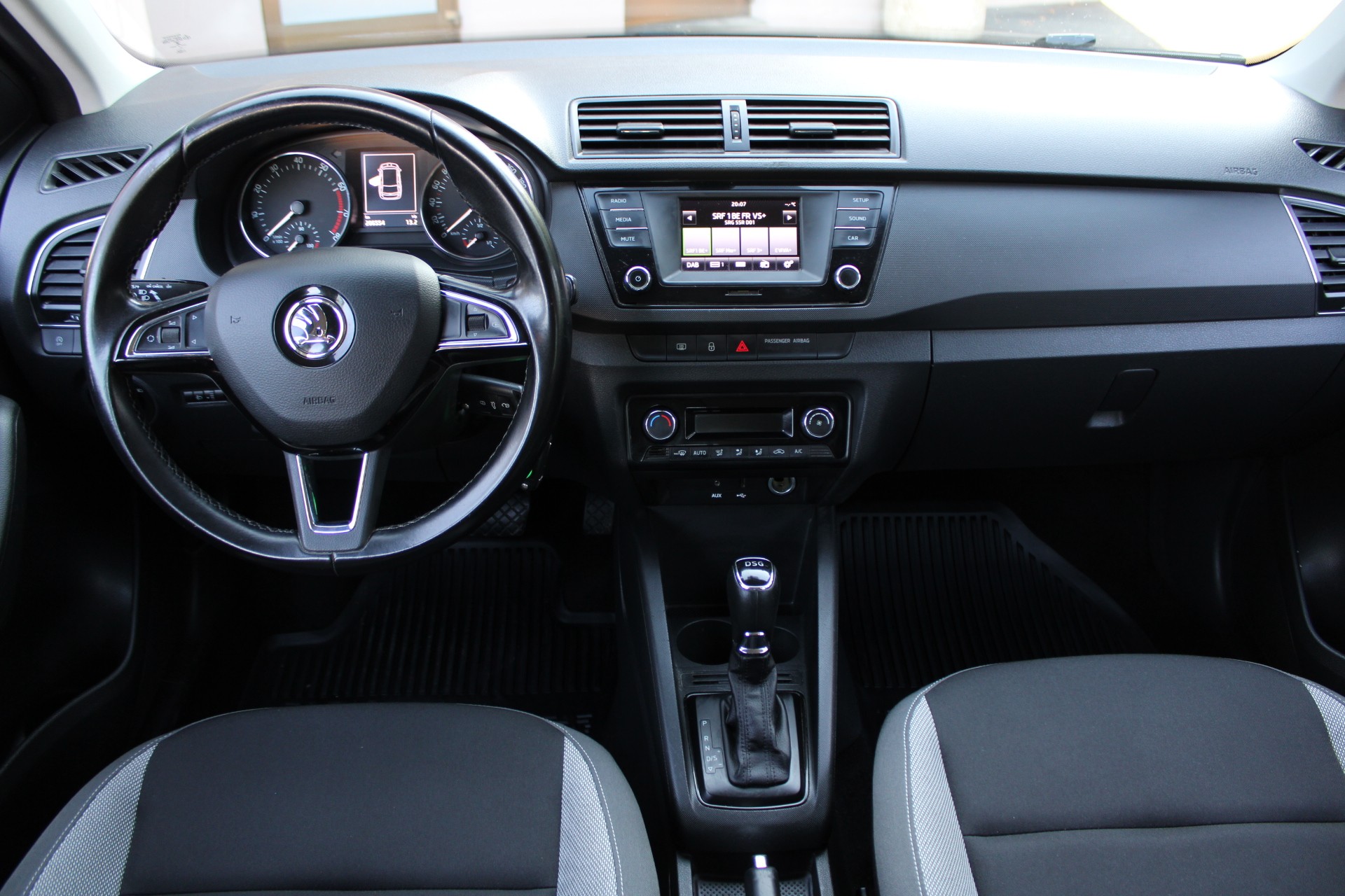 SKODA Fabia 1.2 TSI Ambition DSG-image-8