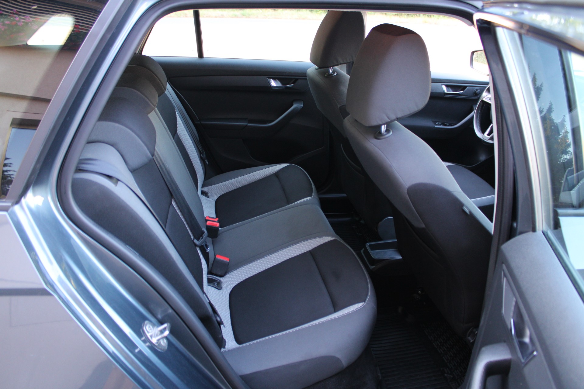 SKODA Fabia 1.2 TSI Ambition DSG-image-6