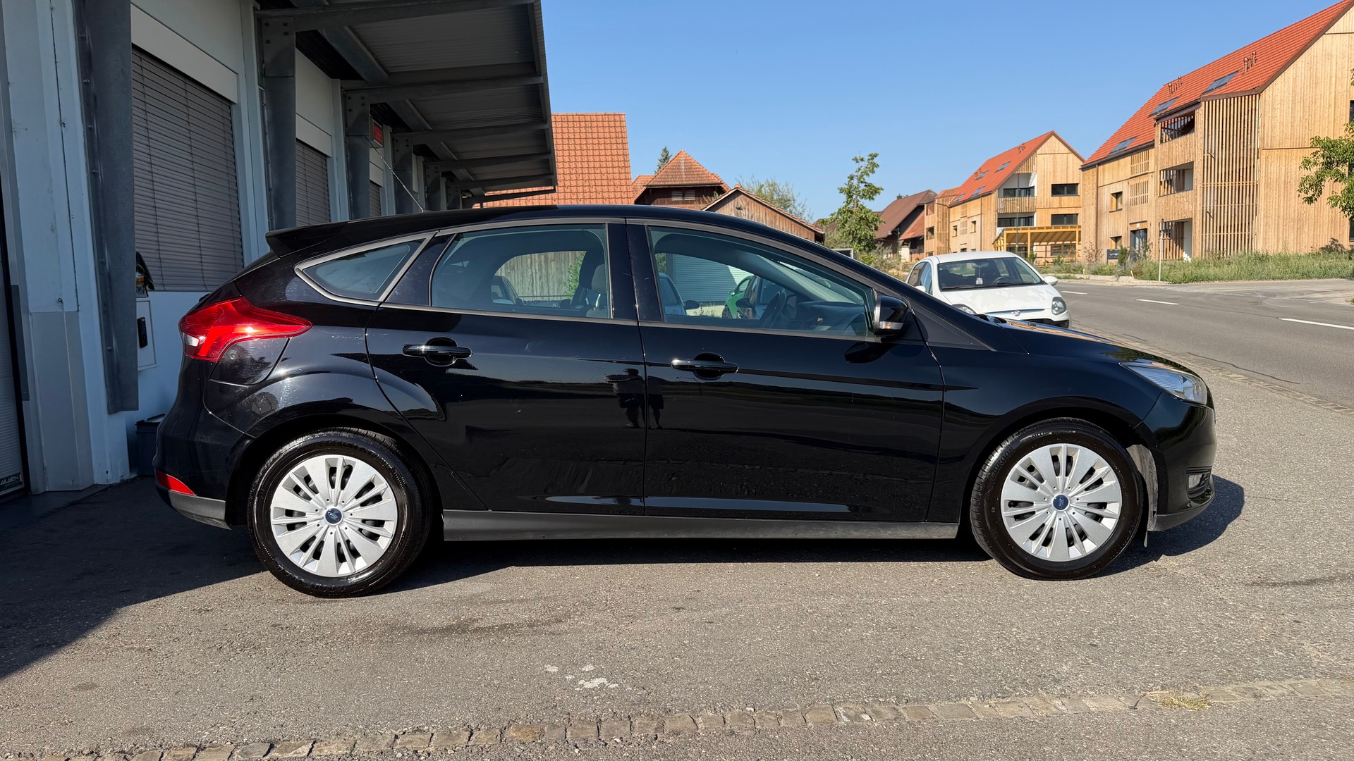 FORD Focus 1.0 SCTi Business-image-1