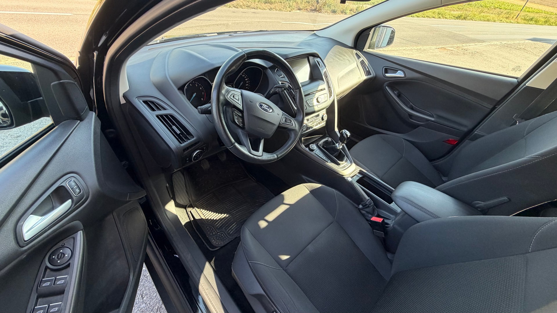 FORD Focus 1.0 SCTi Business-image-6