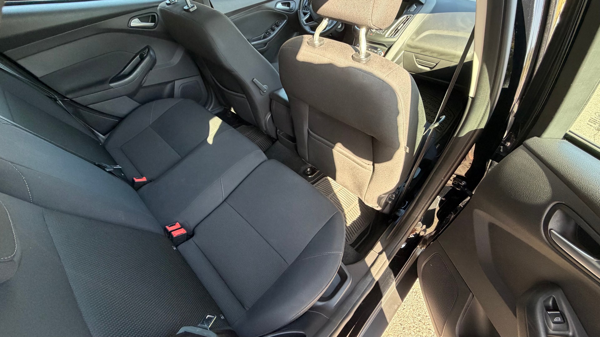 FORD Focus 1.0 SCTi Business-image-8