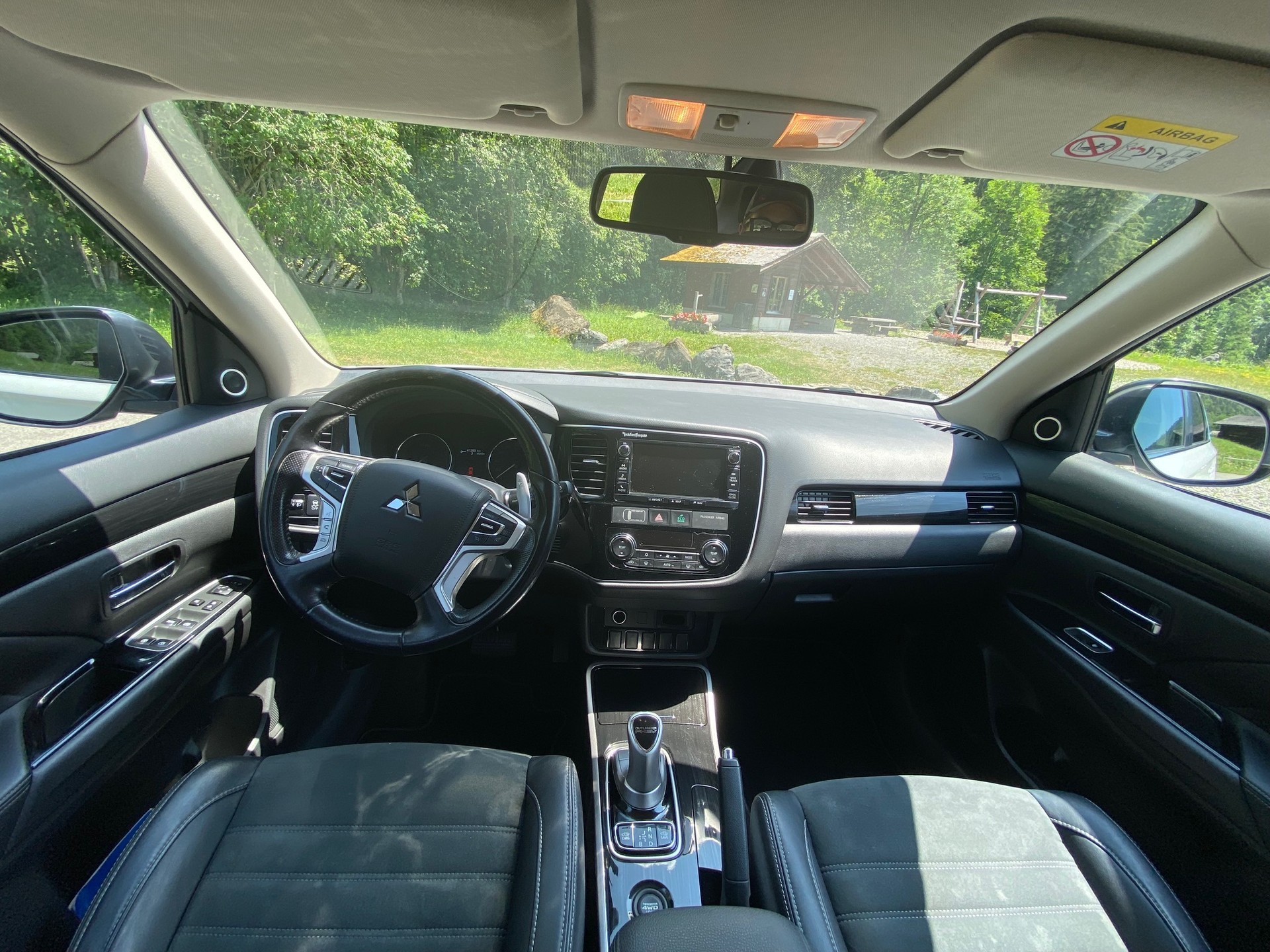 MITSUBISHI PHEV Style-image-2