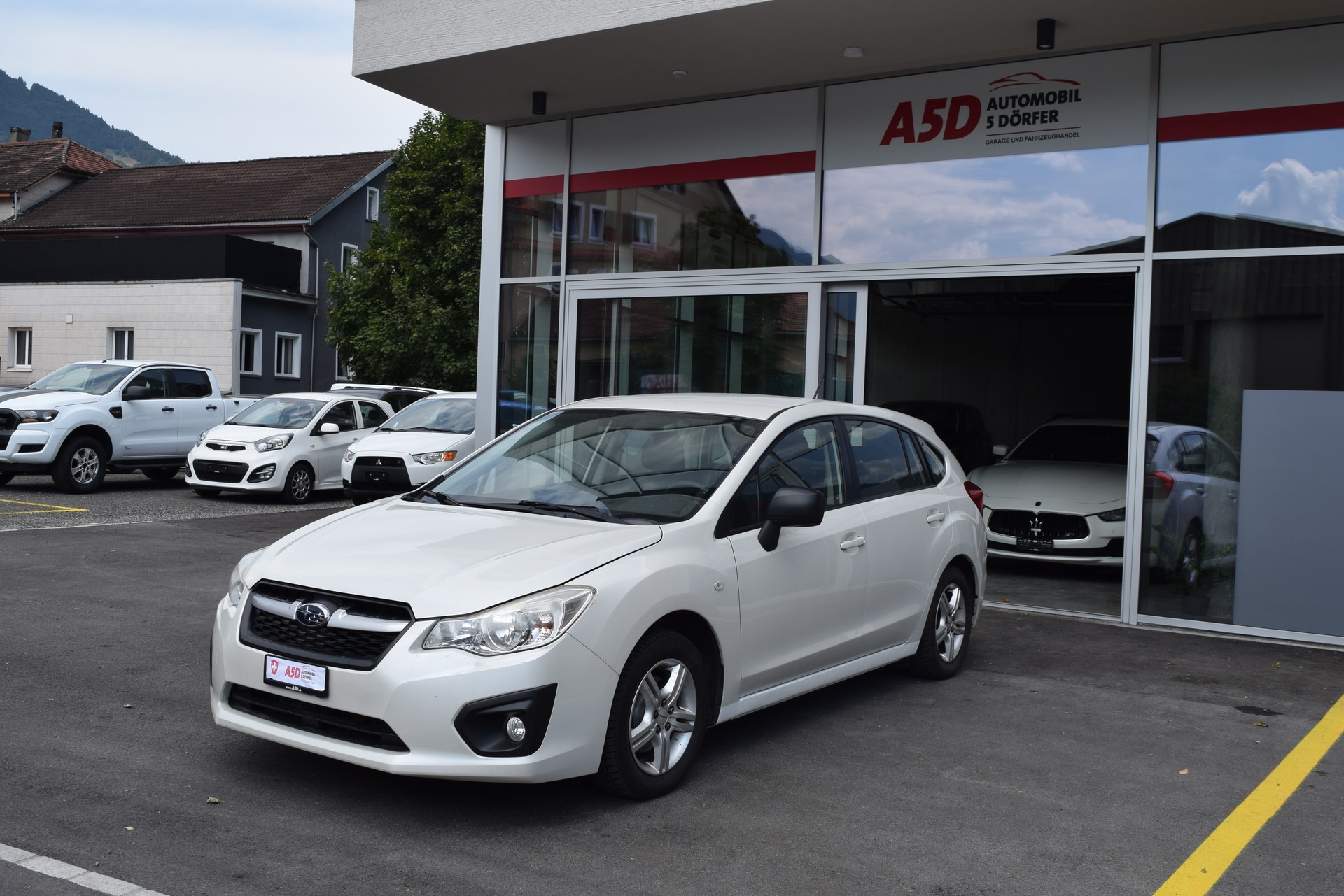SUBARU Impreza 1.6 Swiss one-showroom-element-1