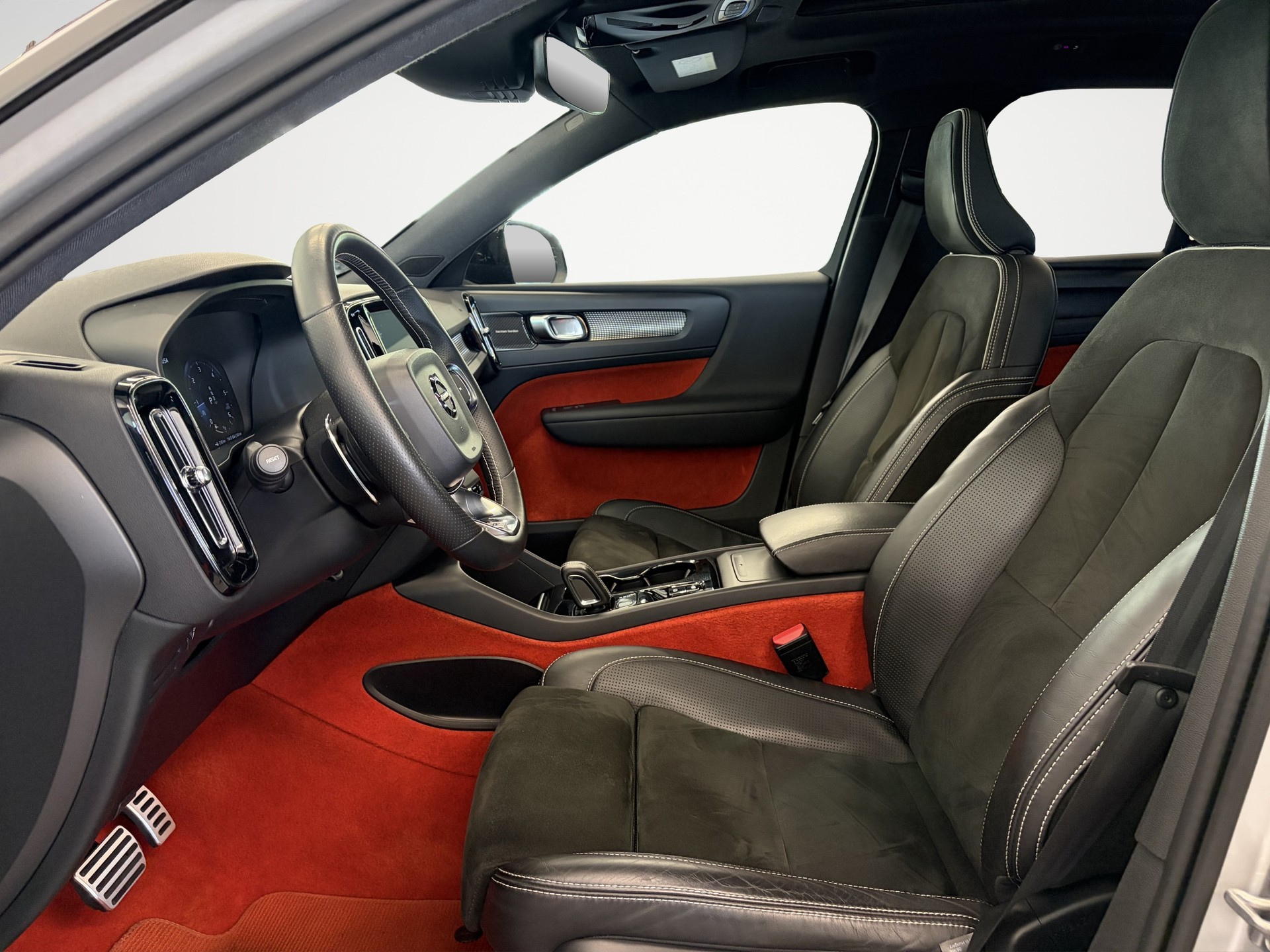 VOLVO XC40 D4 AWD R-Design Geartronic-image-11