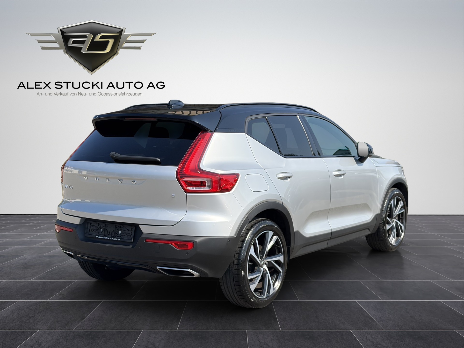 VOLVO XC40 D4 AWD R-Design Geartronic-image-7