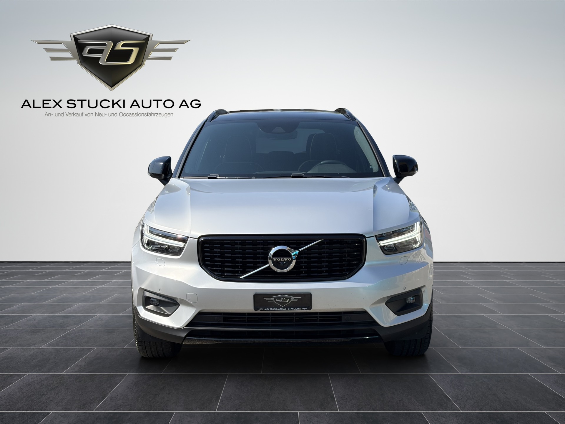 VOLVO XC40 D4 AWD R-Design Geartronic-image-1
