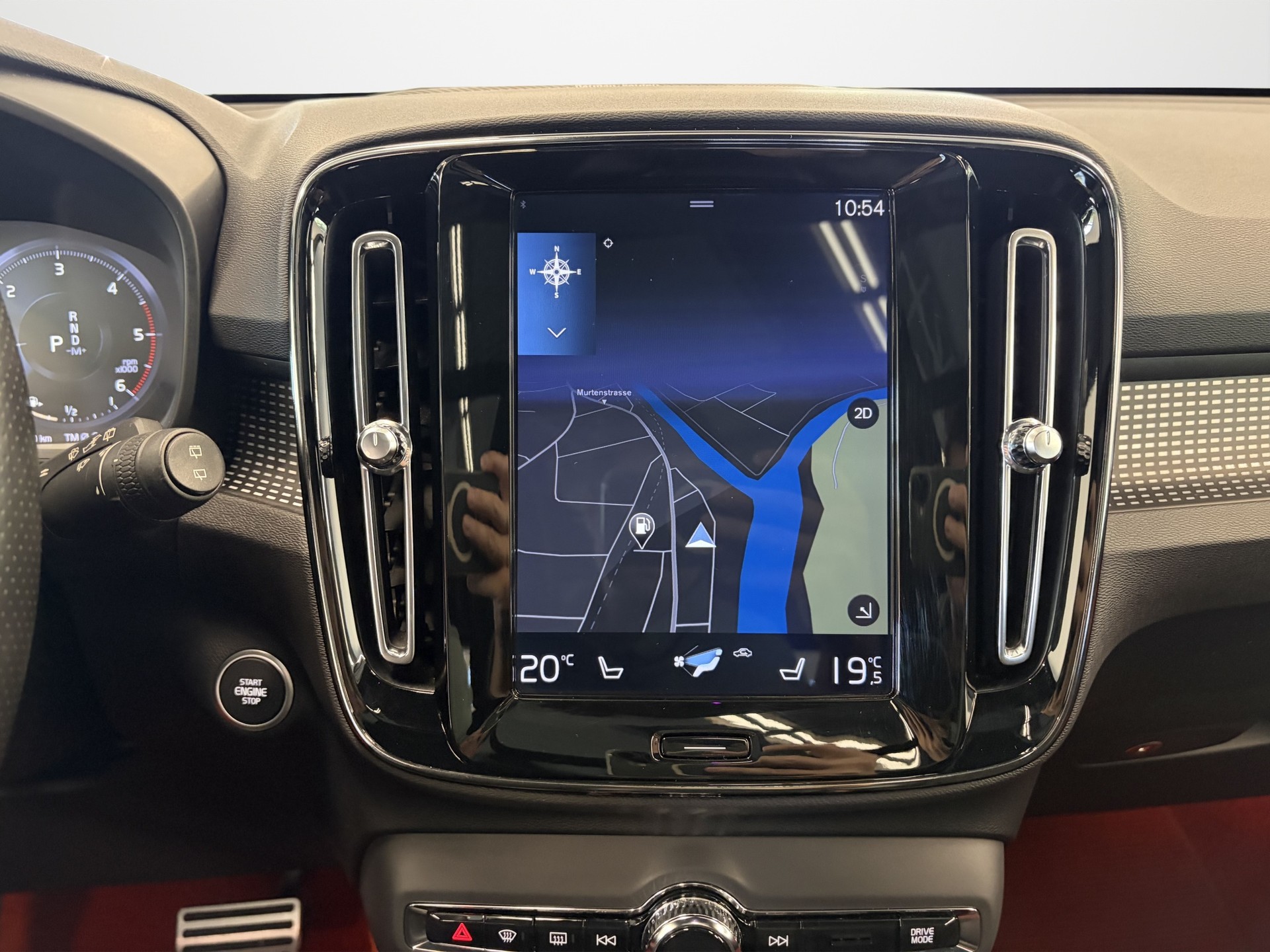 VOLVO XC40 D4 AWD R-Design Geartronic-image-14