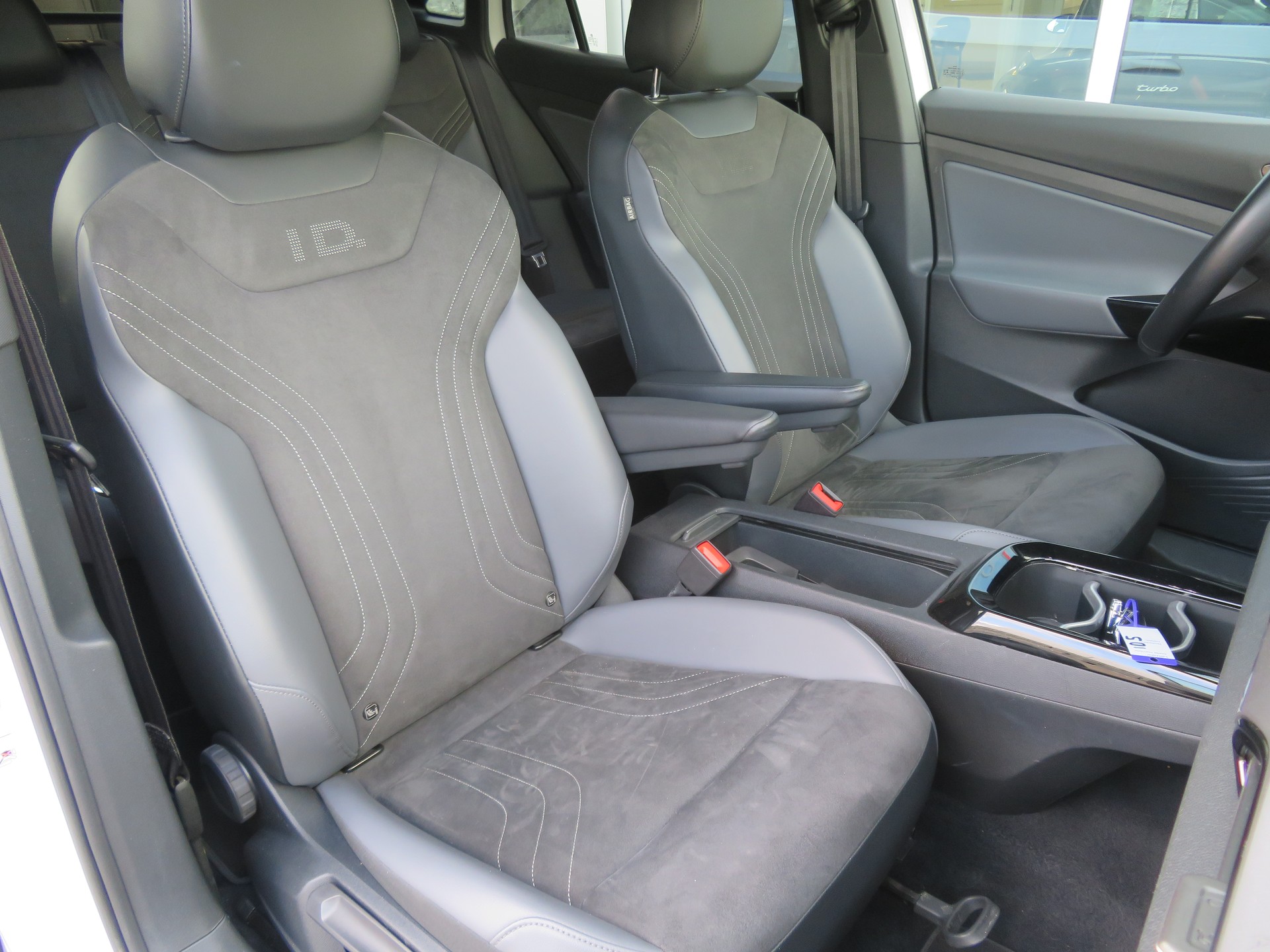 VW ID.5 Pro Performance 77 kWh-image-10