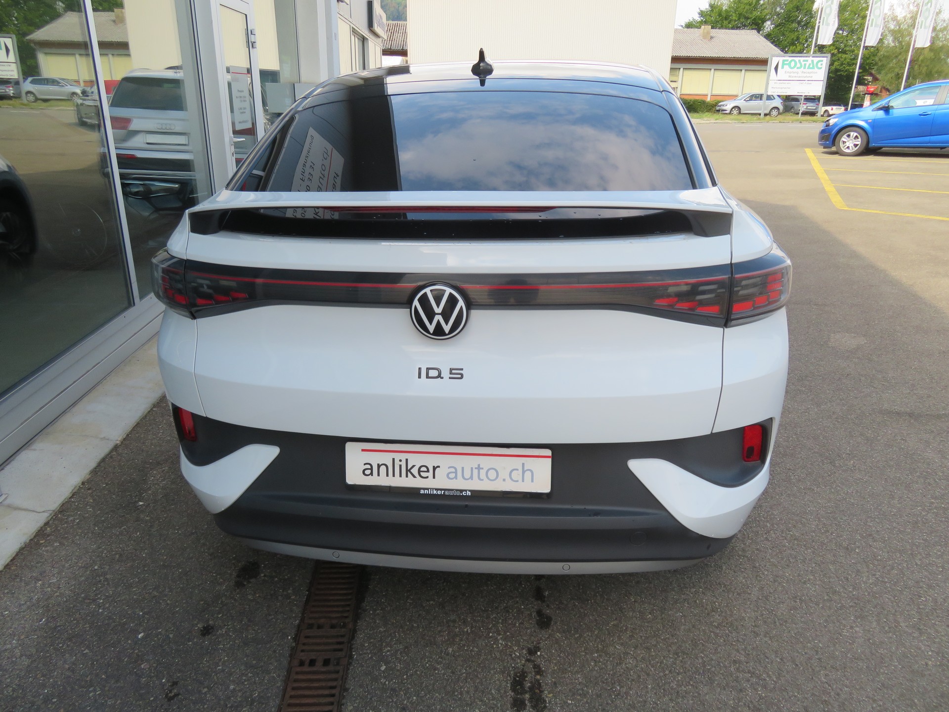 VW ID.5 Pro Performance 77 kWh-image-2