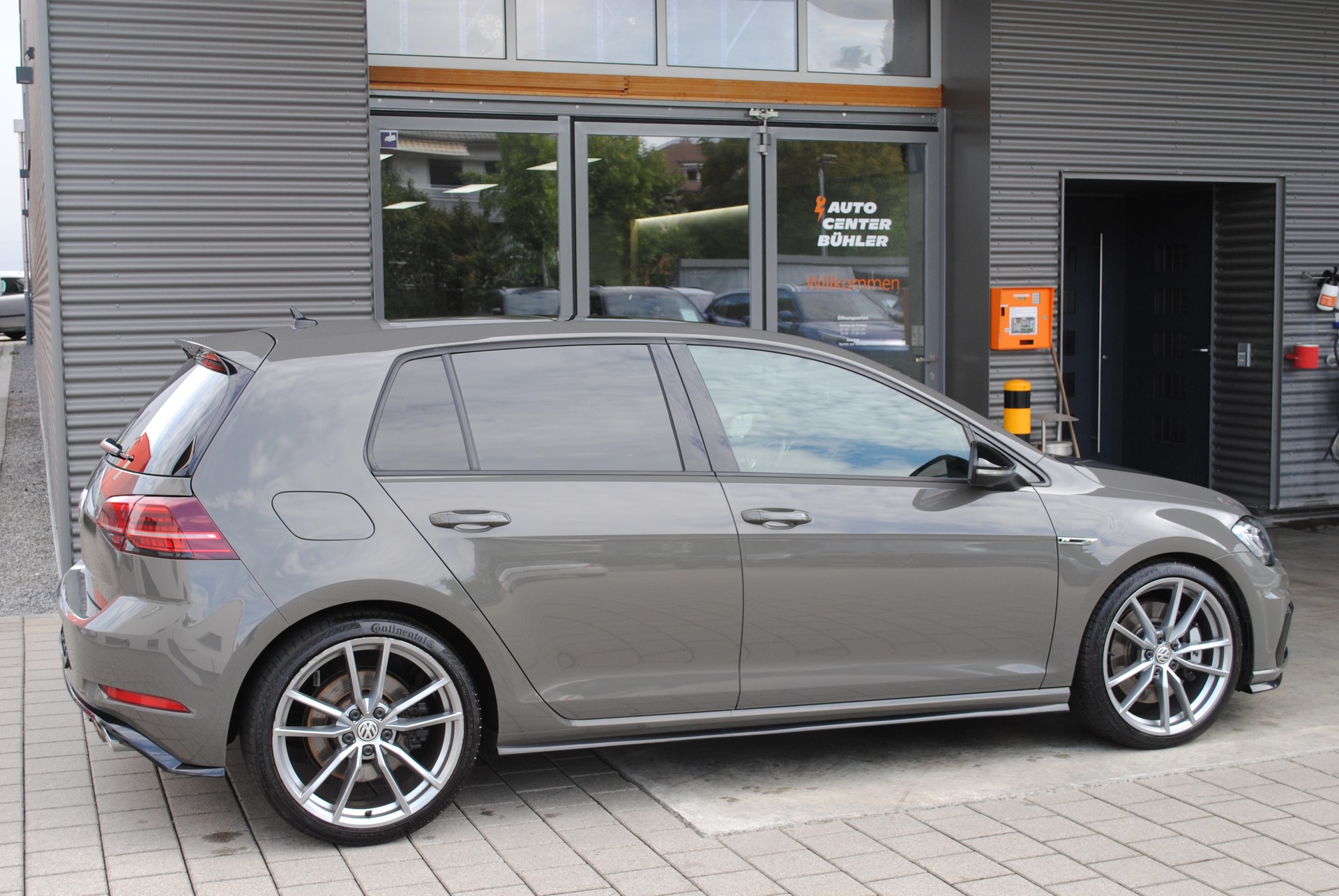 VW Golf 2.0 TSI R 4Motion DSG-image-8
