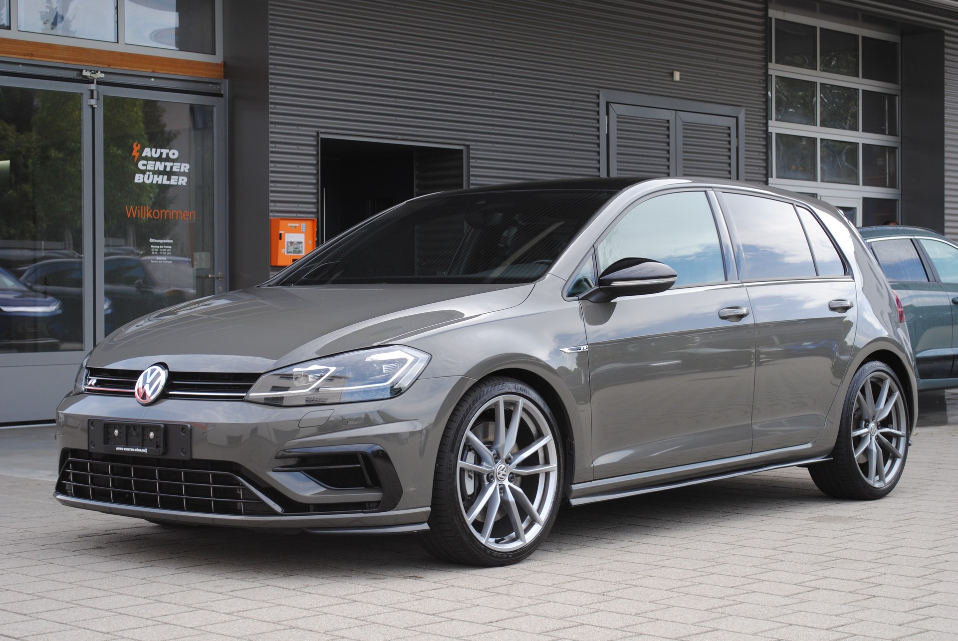 VW Golf 2.0 TSI R 4Motion DSG-image-0