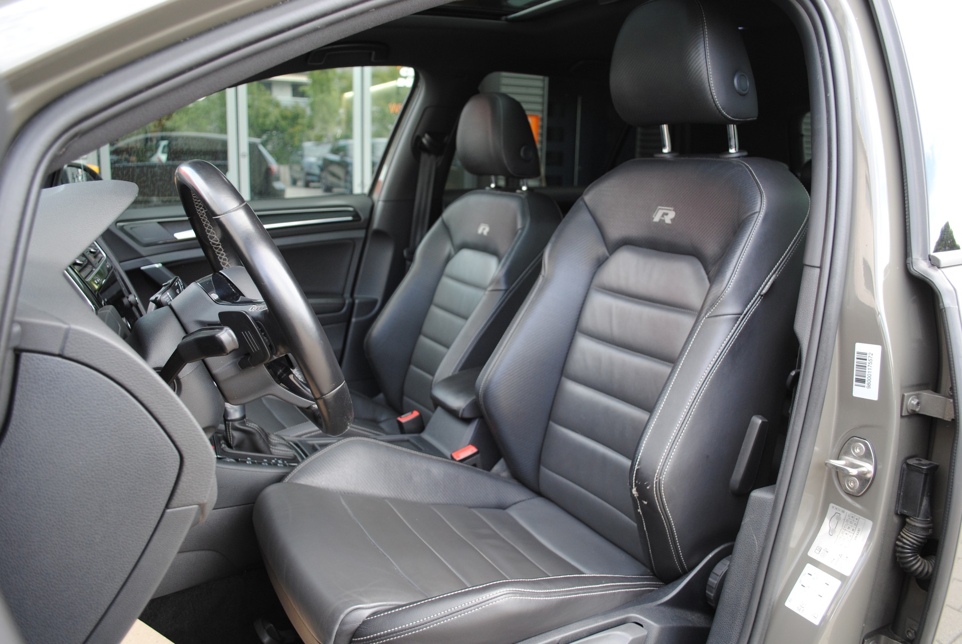 VW Golf 2.0 TSI R 4Motion DSG-image-11
