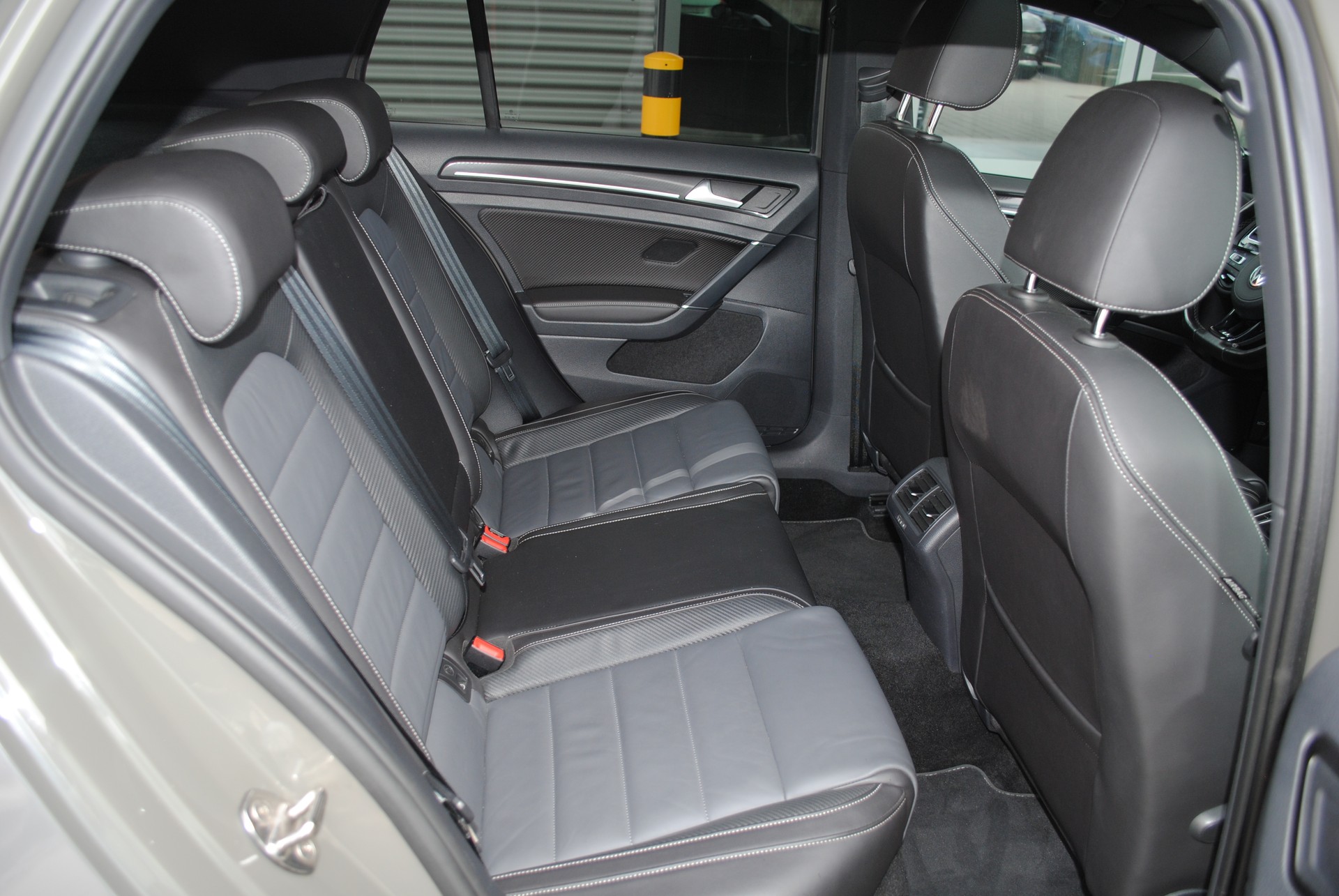 VW Golf 2.0 TSI R 4Motion DSG-image-17