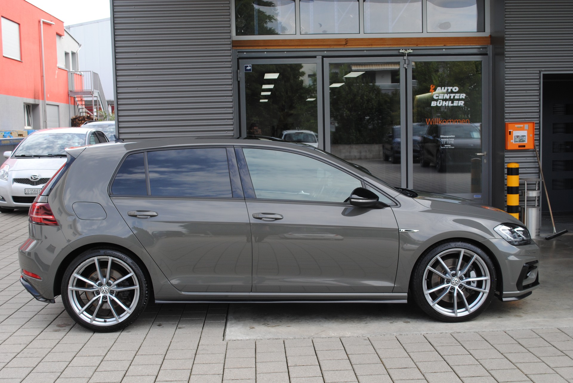 VW Golf 2.0 TSI R 4Motion DSG-image-9