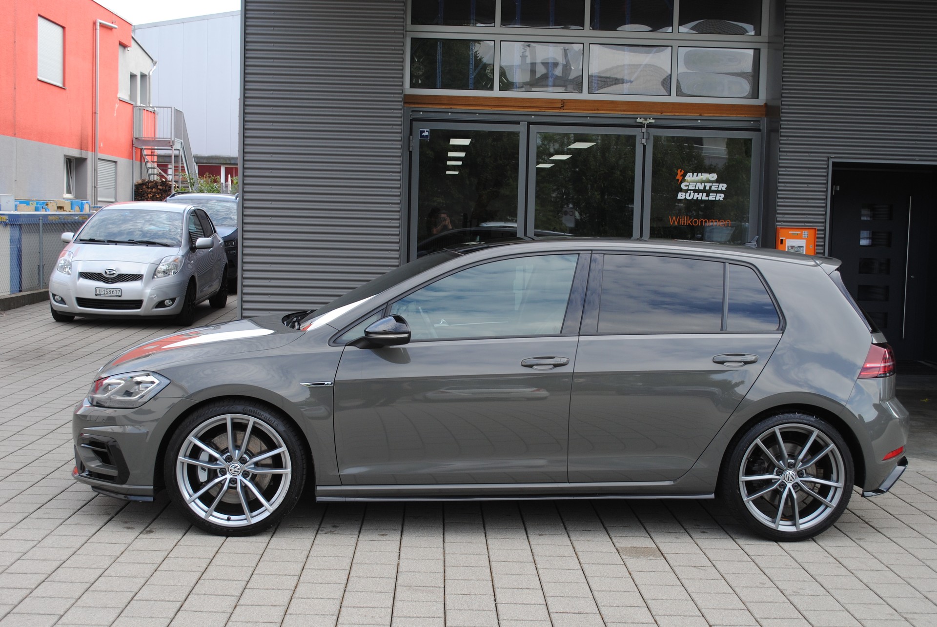 VW Golf 2.0 TSI R 4Motion DSG-image-4