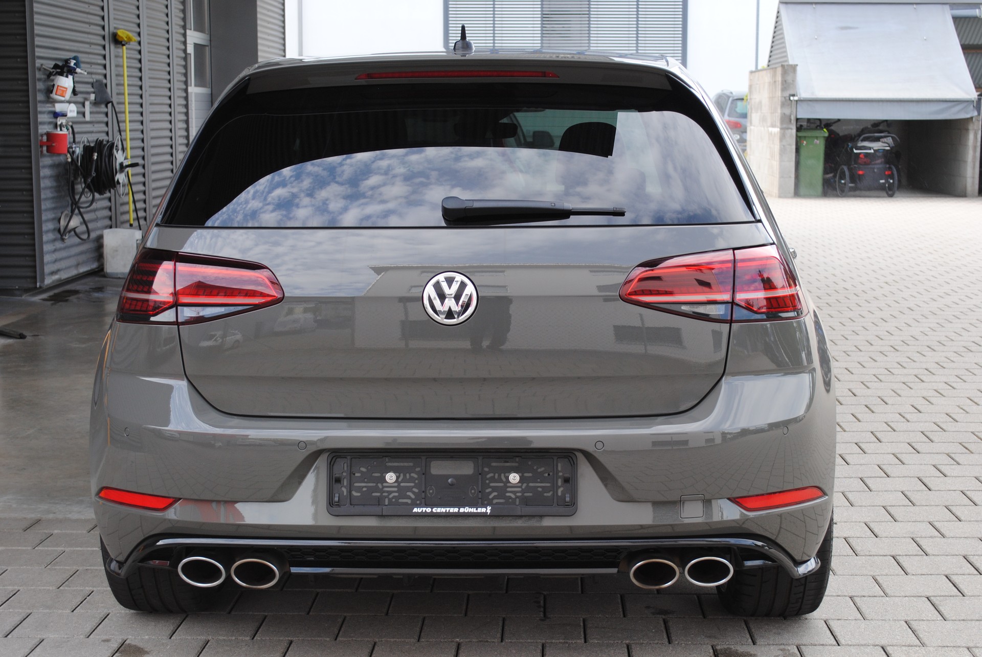 VW Golf 2.0 TSI R 4Motion DSG-image-5