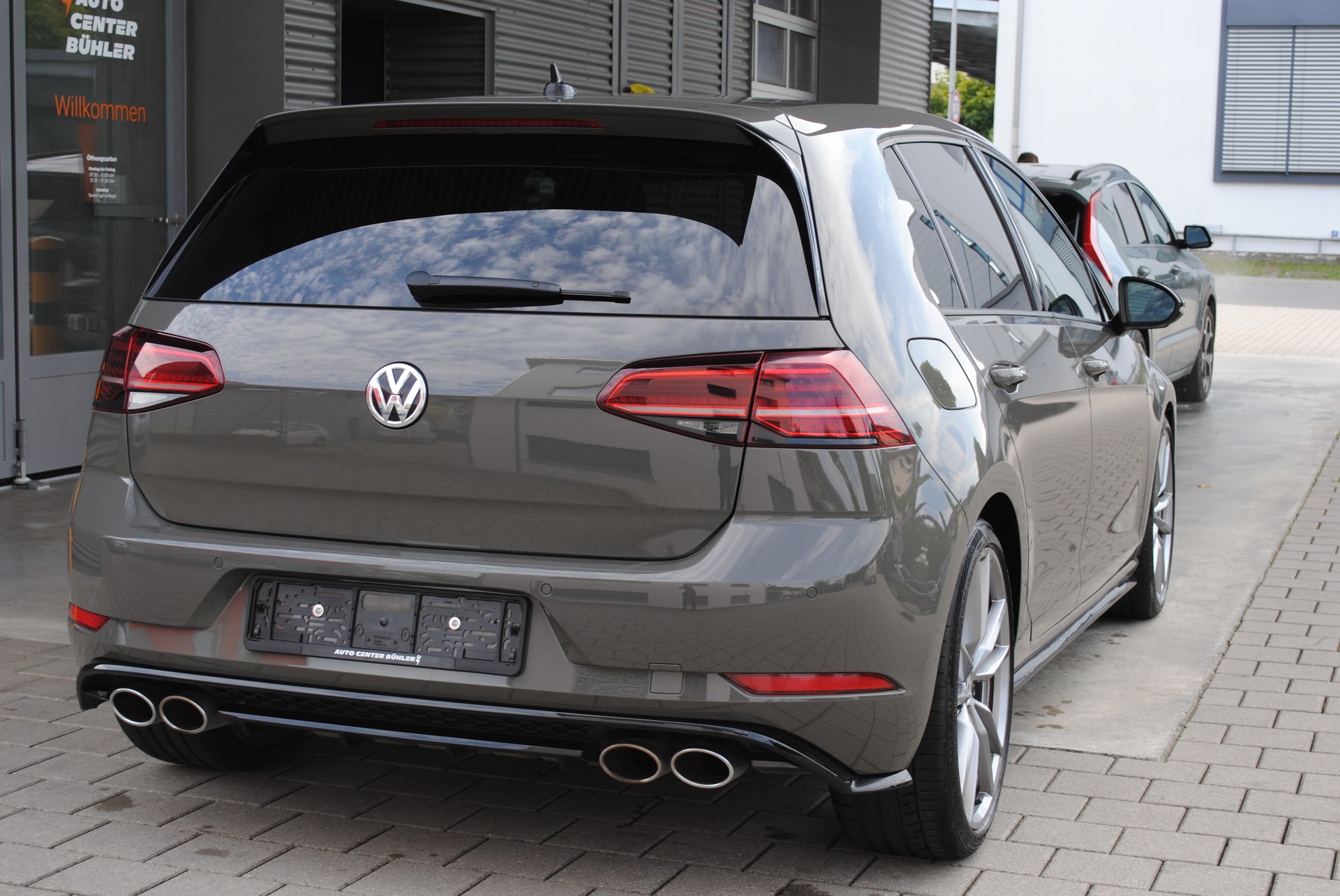 VW Golf 2.0 TSI R 4Motion DSG-image-6