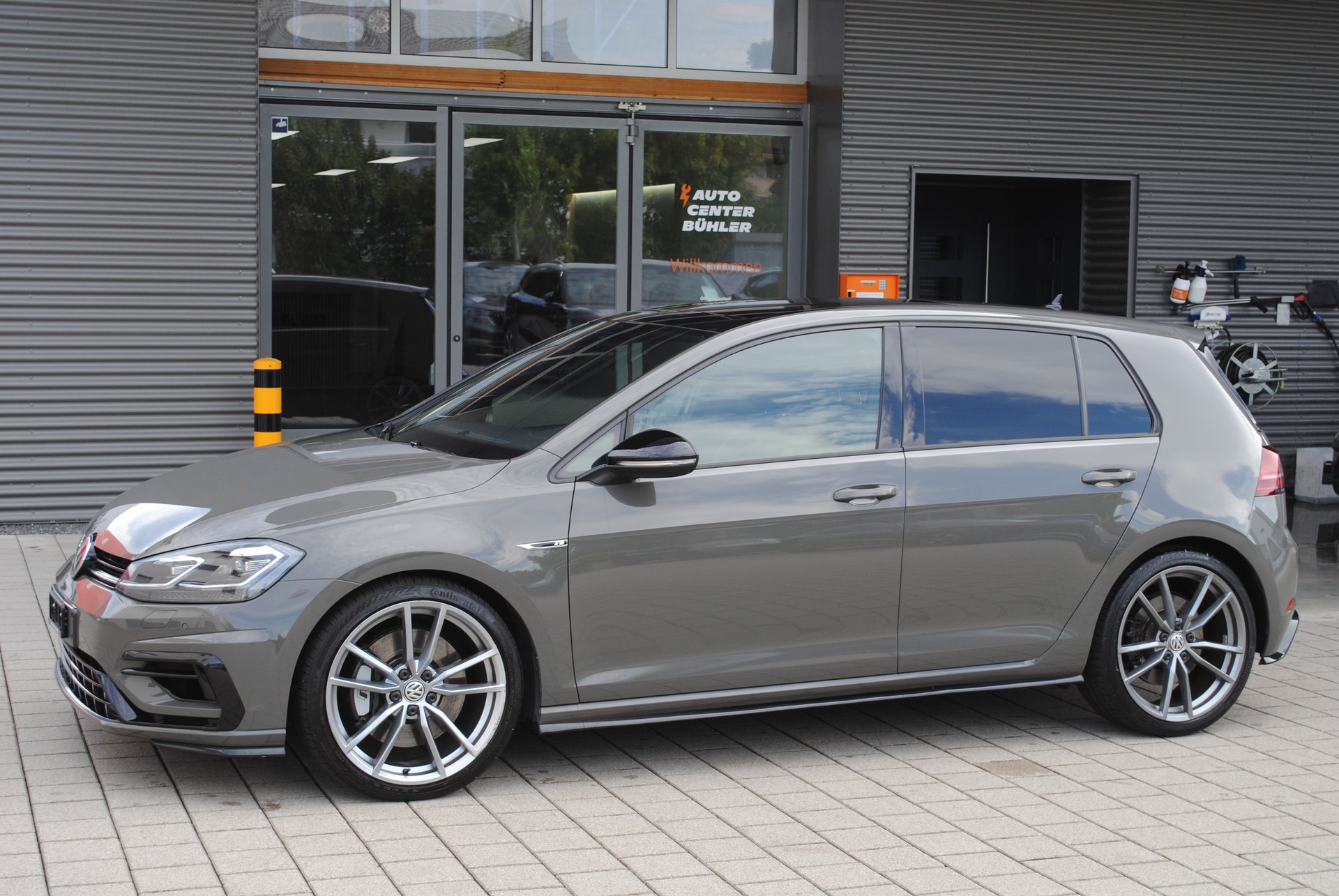 VW Golf 2.0 TSI R 4Motion DSG-image-3