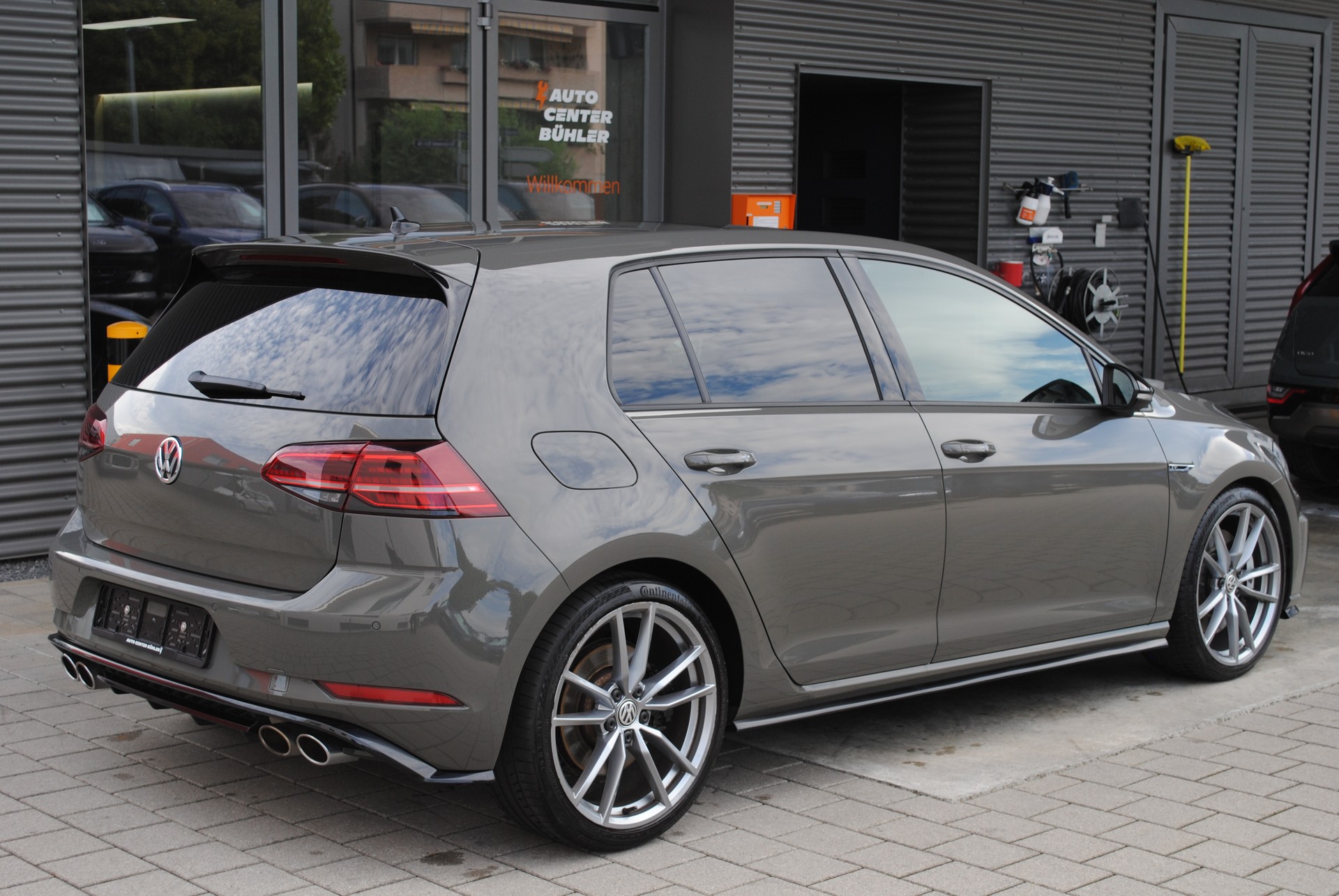 VW Golf 2.0 TSI R 4Motion DSG-image-7